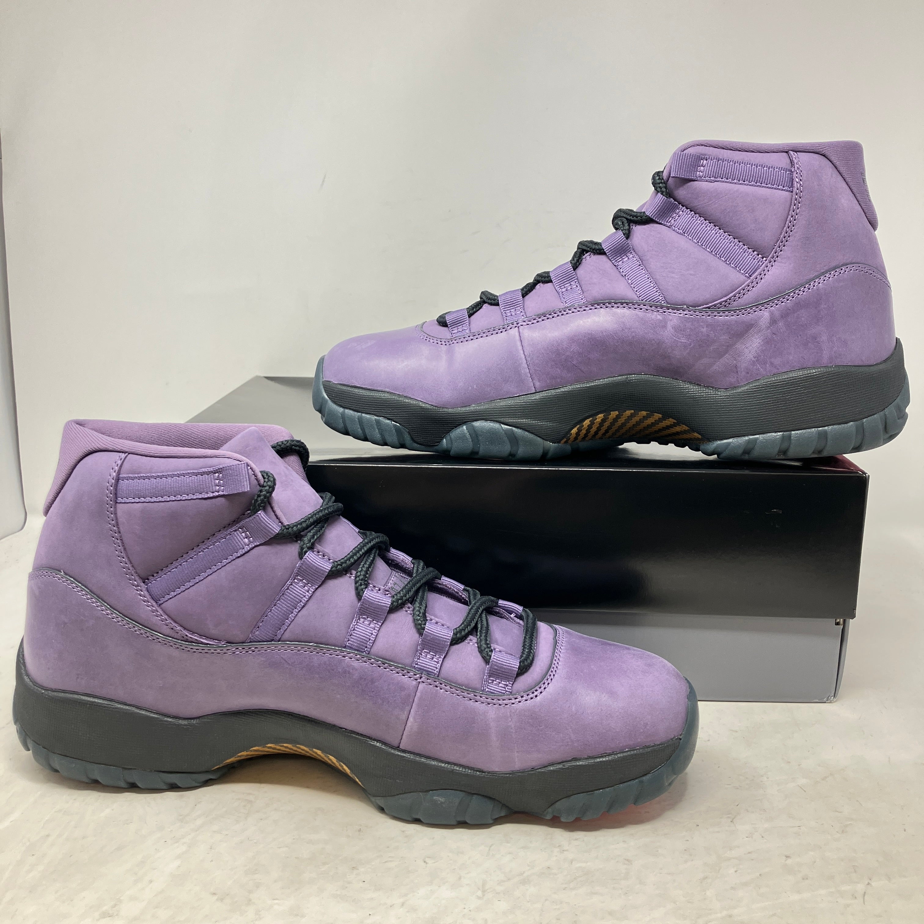 Jordan 11 Retro Mojave