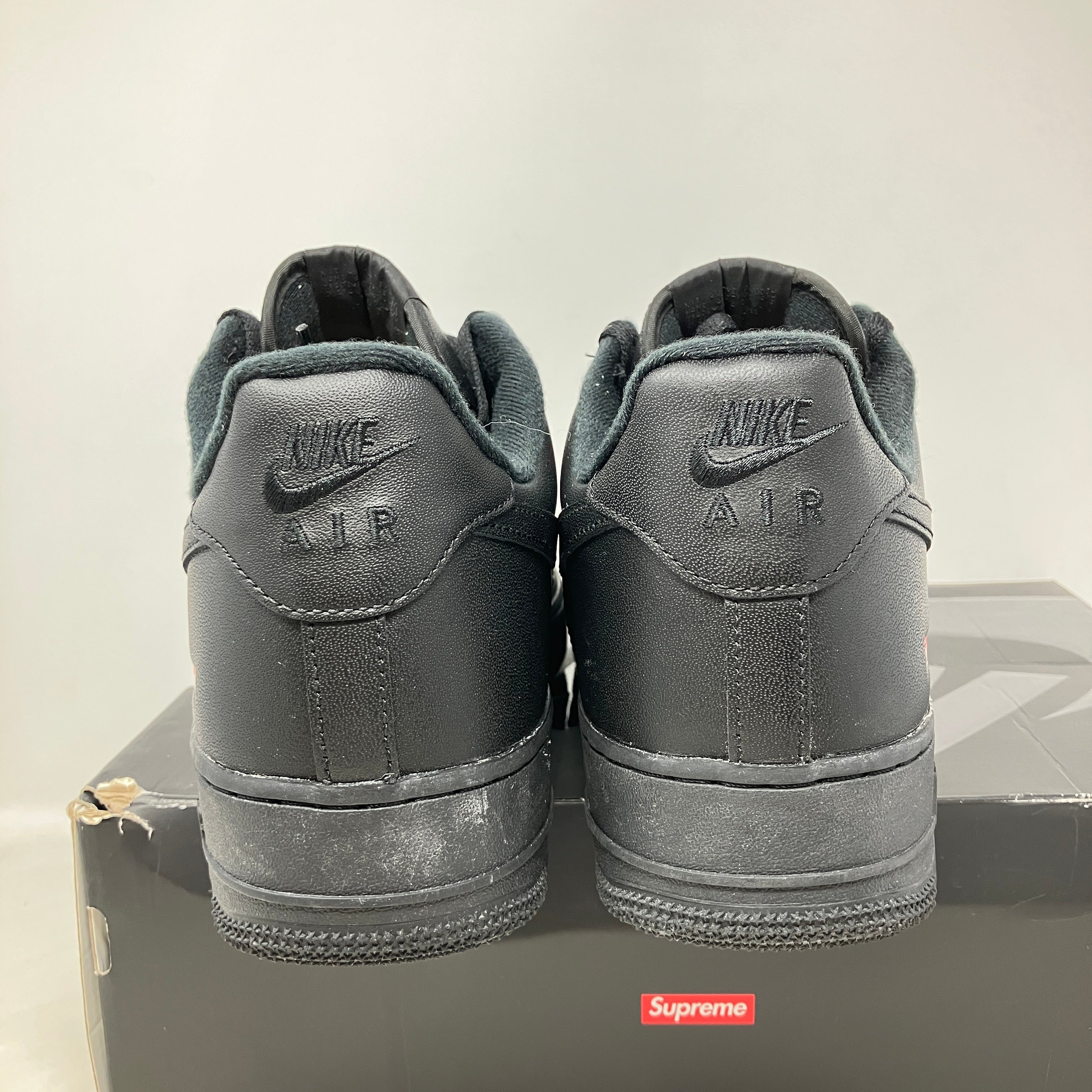 Nike Air Force 1 Low Supreme Black