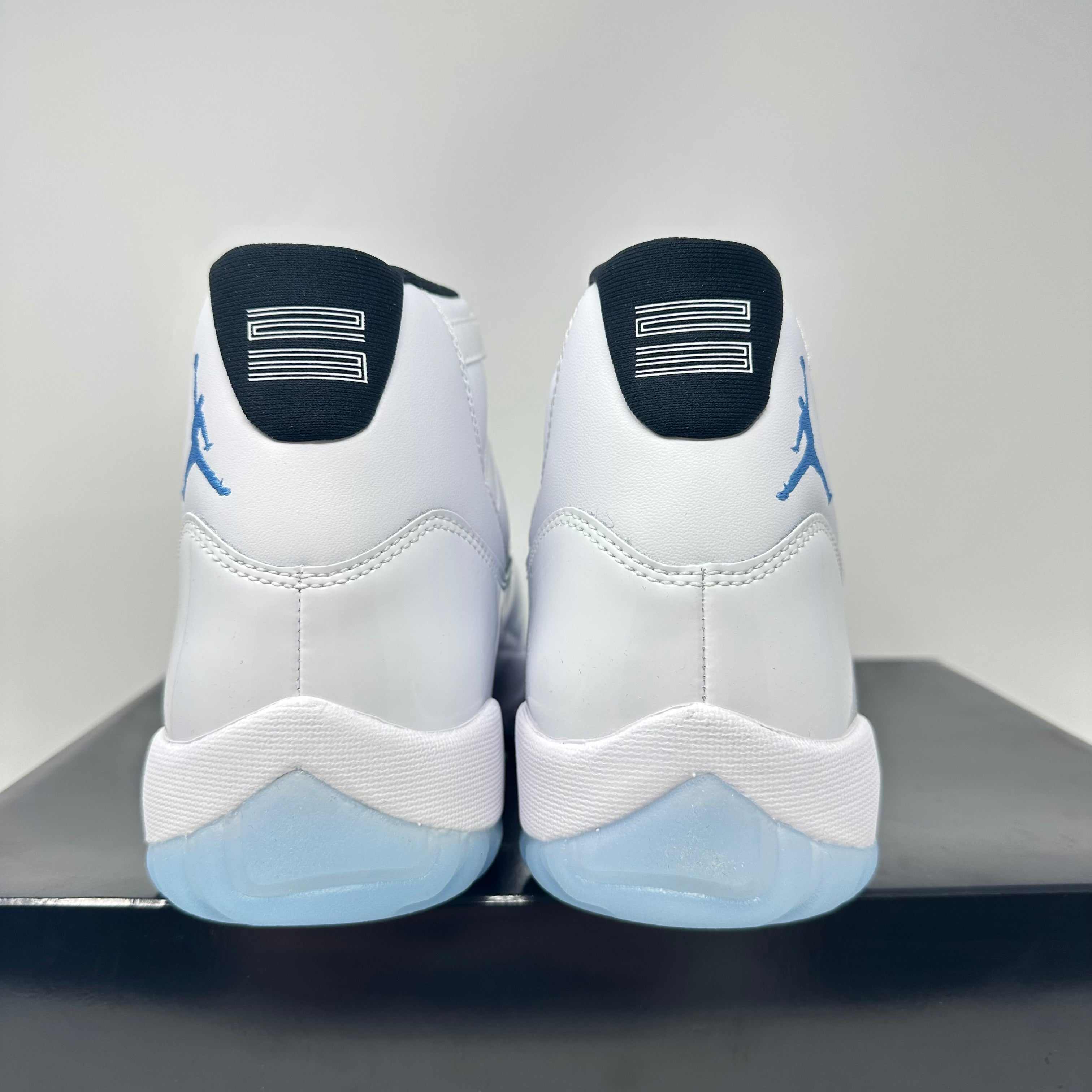 Jordan 11 Retro Legend Blue (2024)