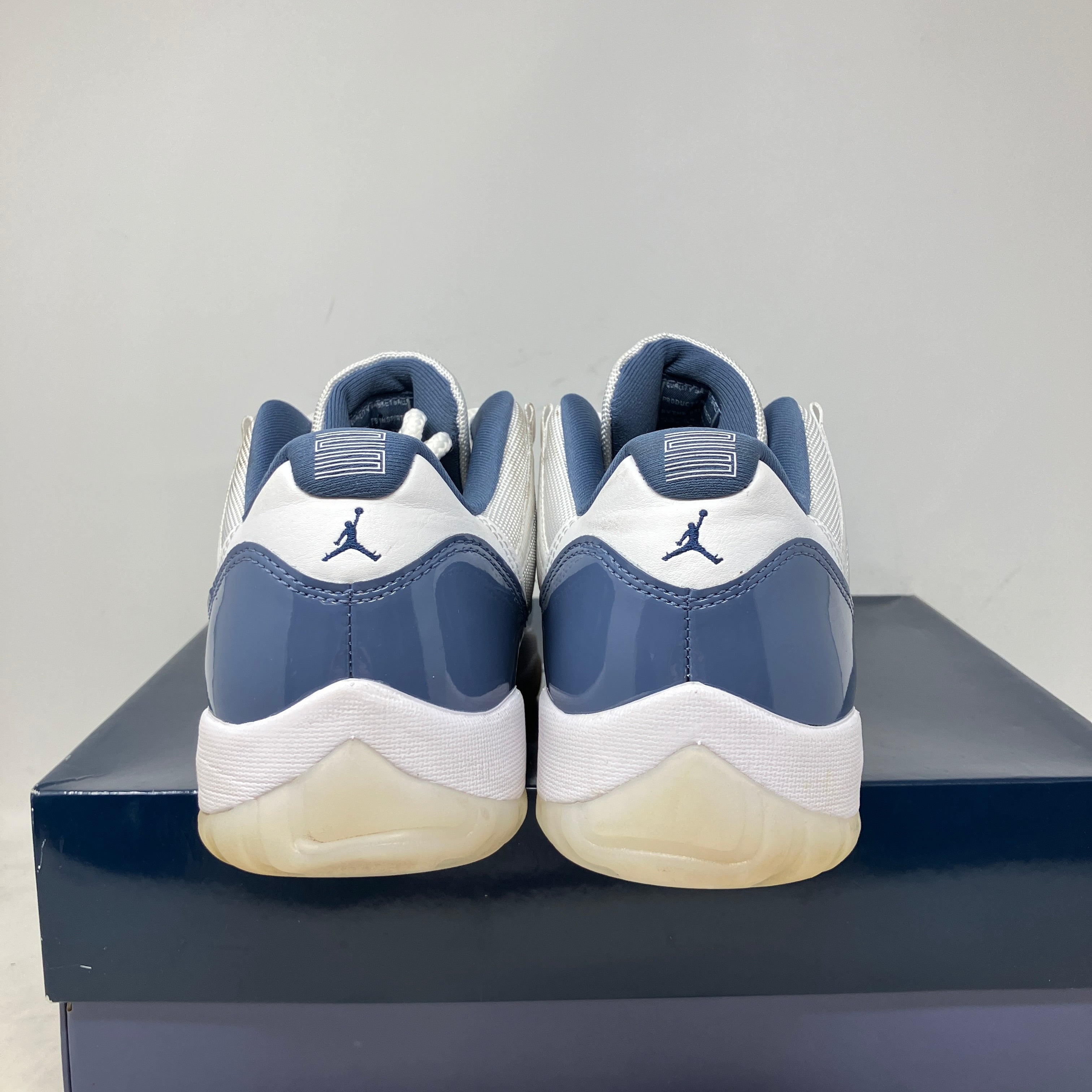Jordan 11 Retro Low Diffused Blue