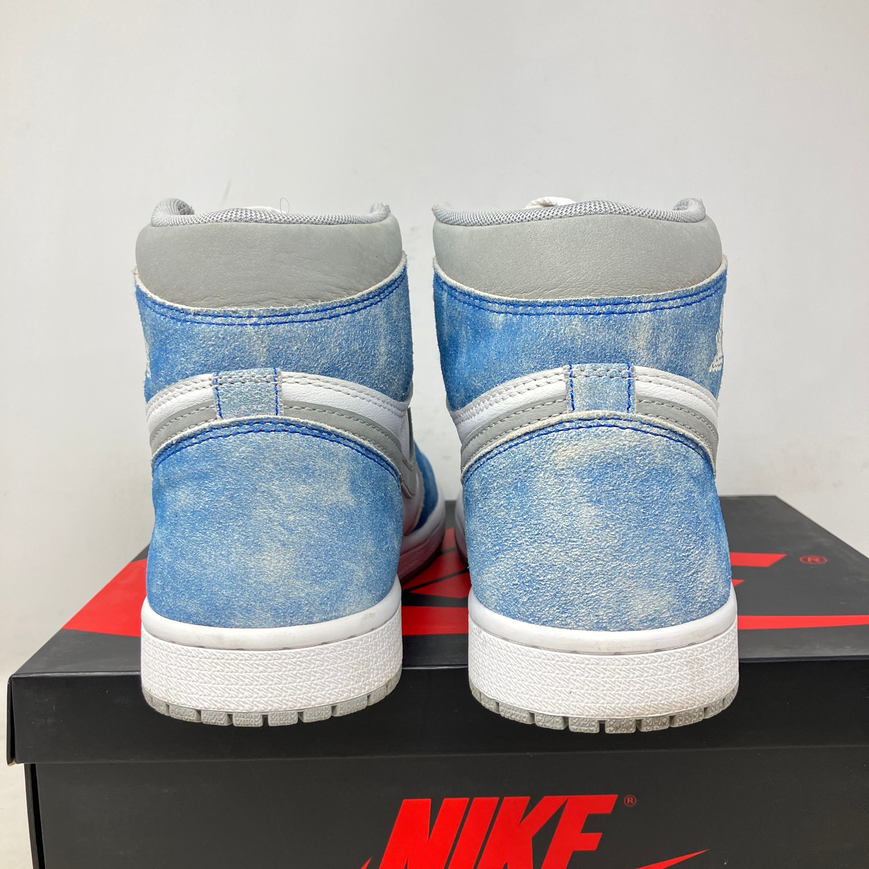 Jordan 1 Retro High Hyper Royal Smoke Grey