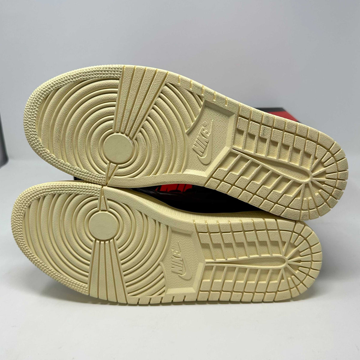 Jordan 1 Retro High OG Defiant Couture