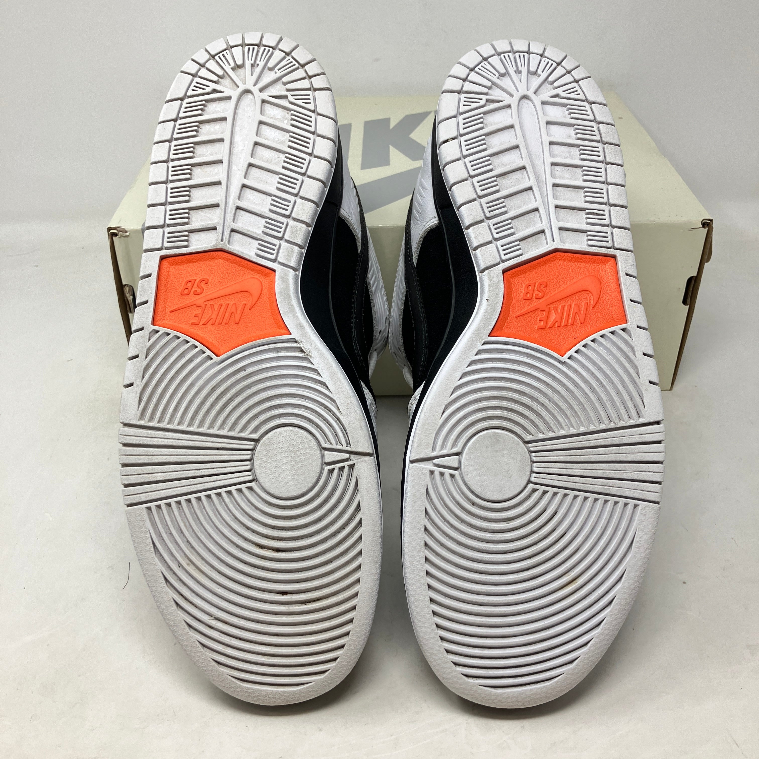 Nike SB Dunk Low TIGHTBOOTH