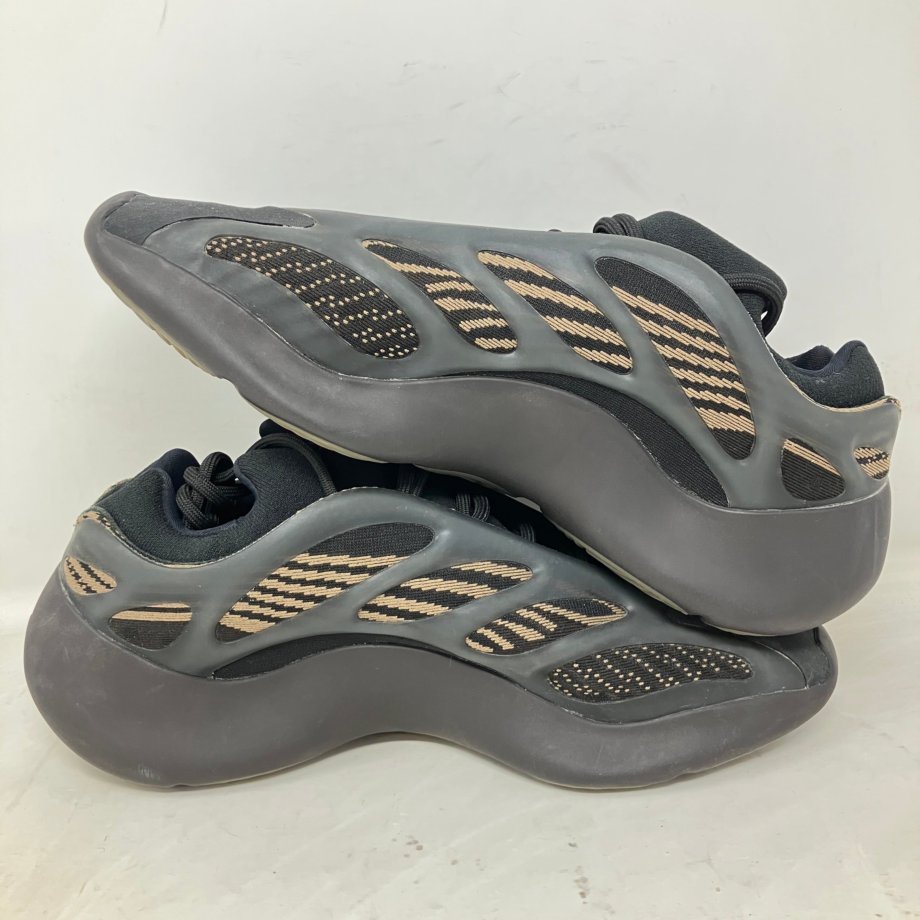 adidas Yeezy 700 V3 Clay Brown