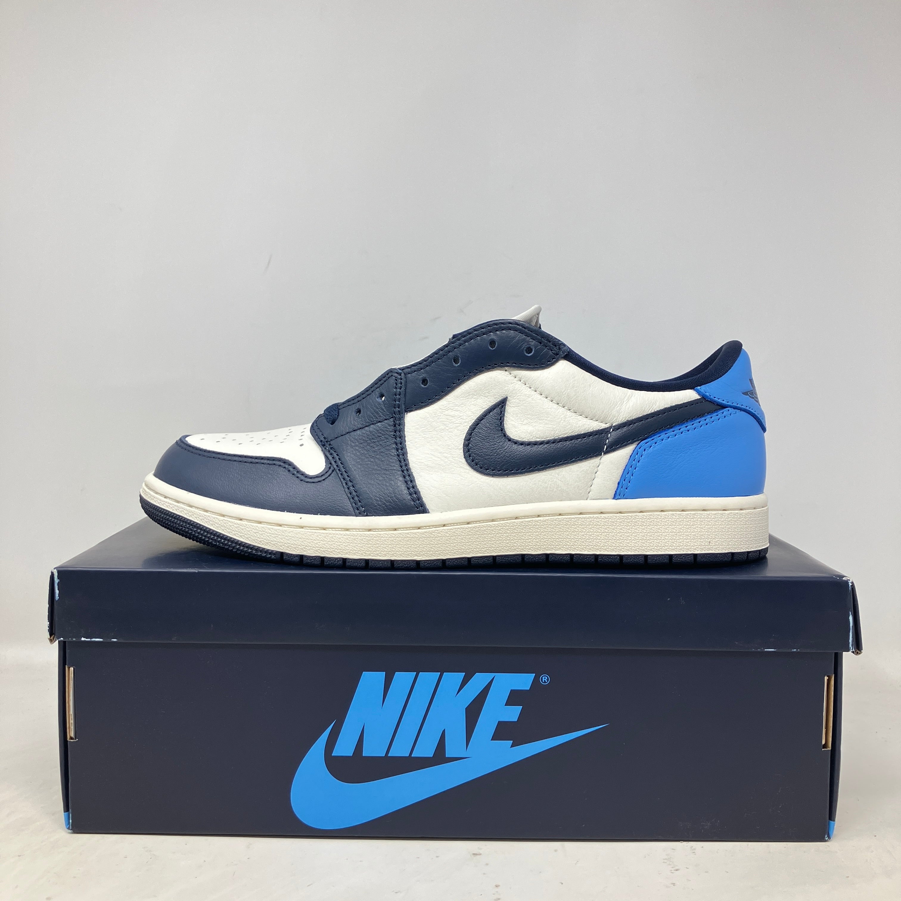 Jordan 1 Low OG Obsidian UNC