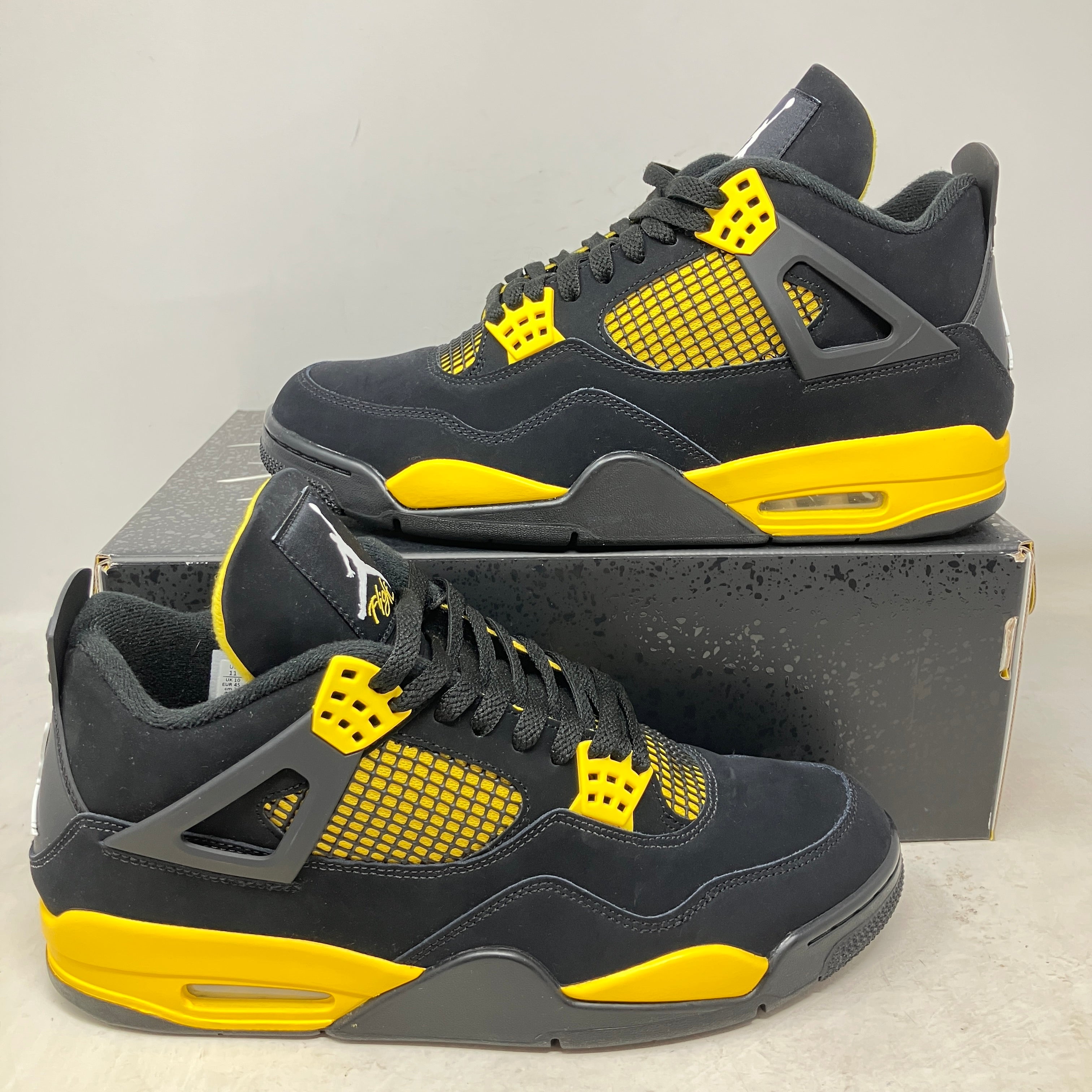 Jordan 4 Retro Thunder (2023)
