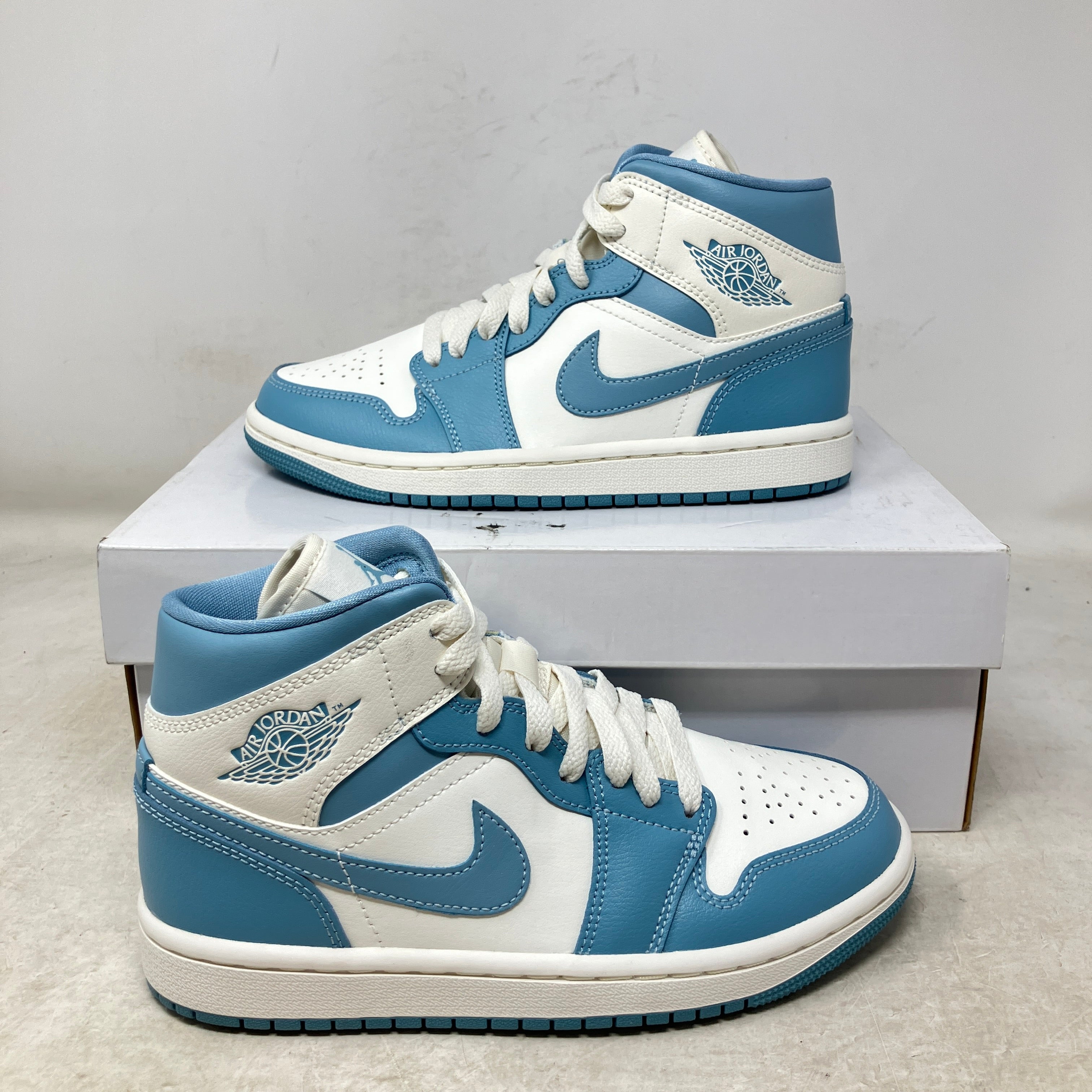 Jordan 1 Mid UNC (2022) (Women's)