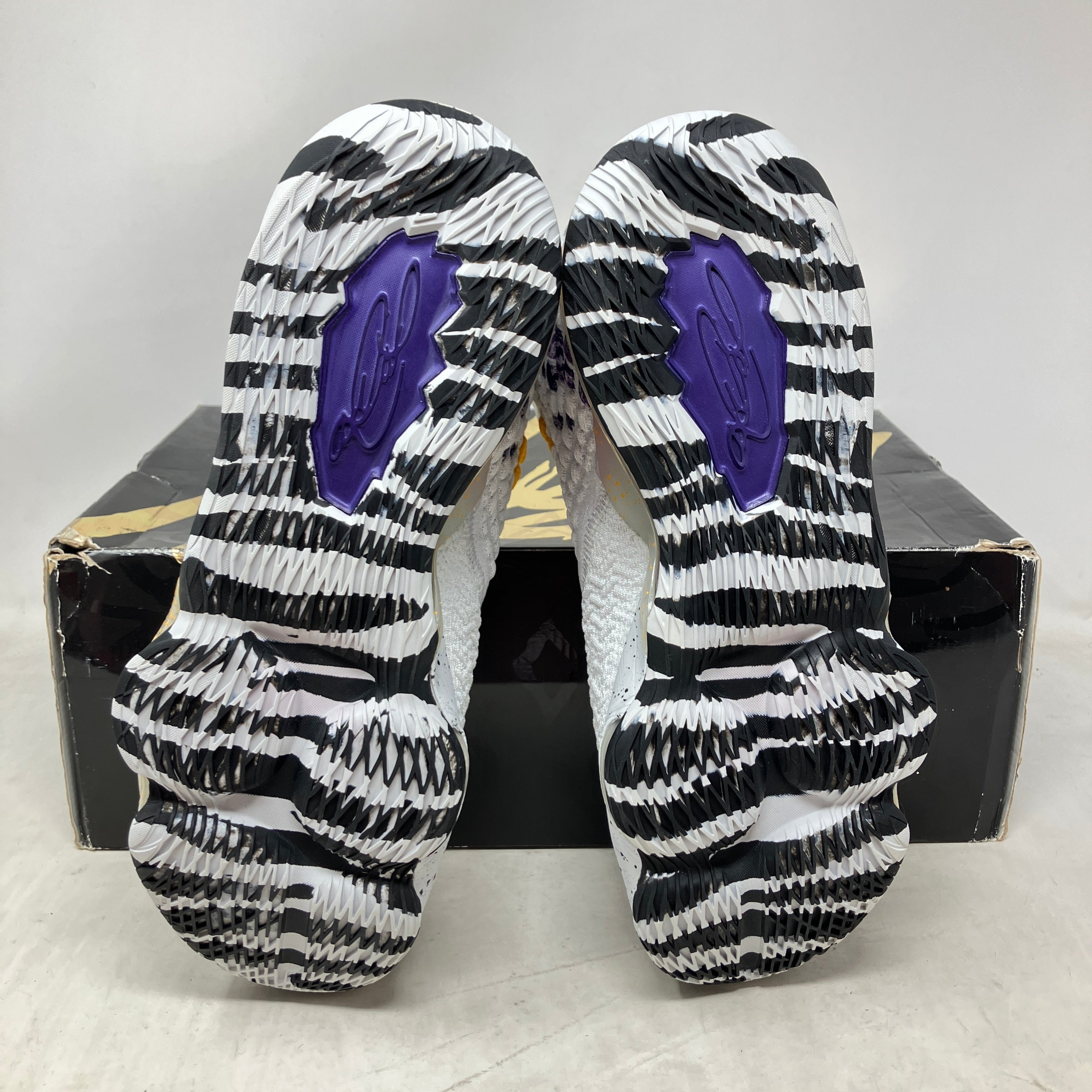 Nike LeBron 17 Bron 2K Playoffs