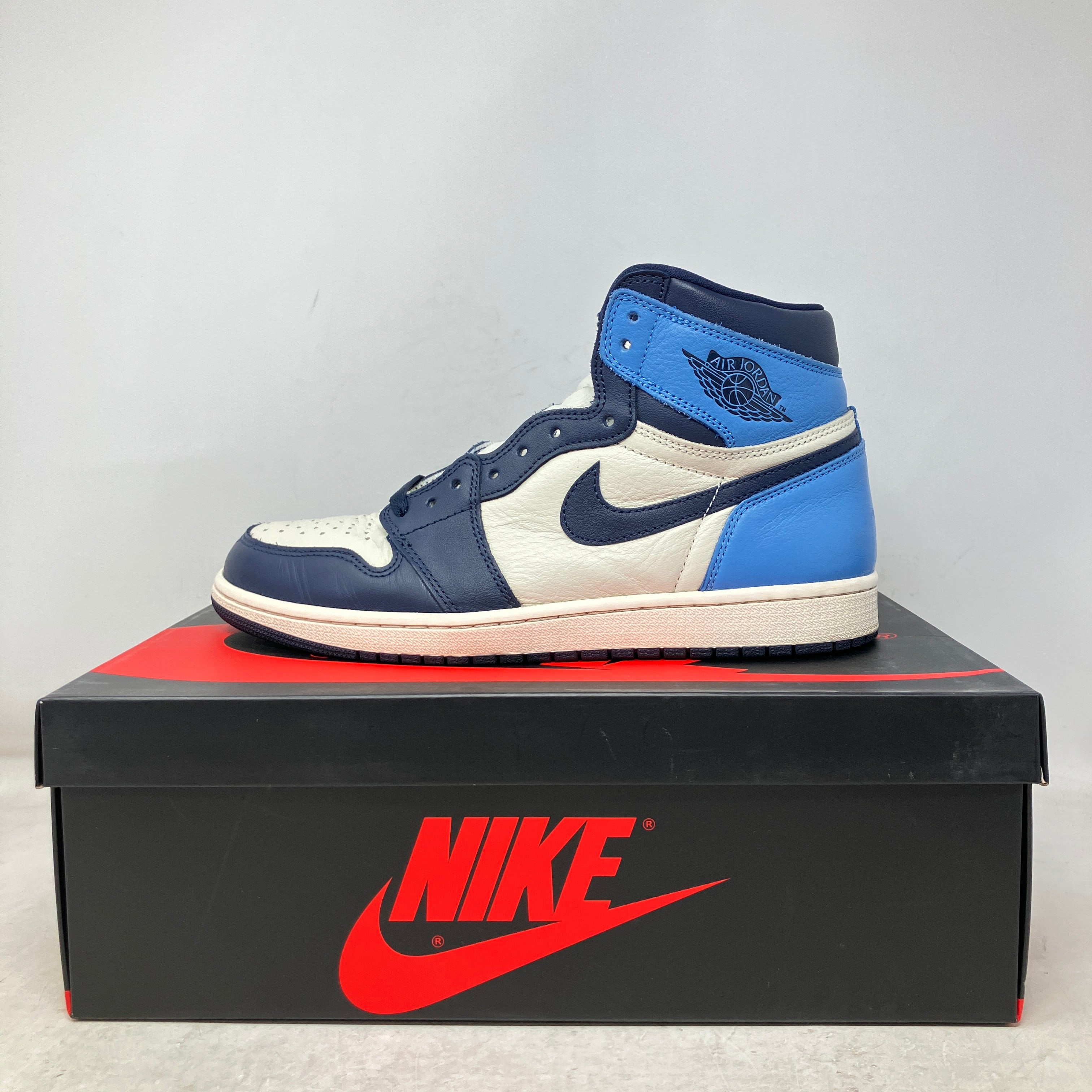 Jordan 1 Retro High Obsidian