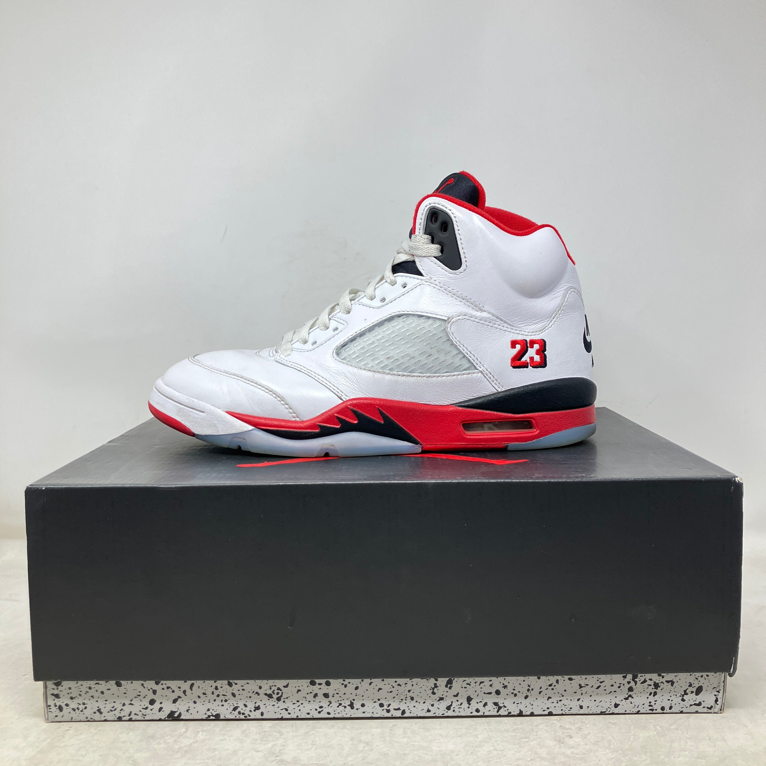 Jordan 5 Retro Fire Red Black Tongue (2025)