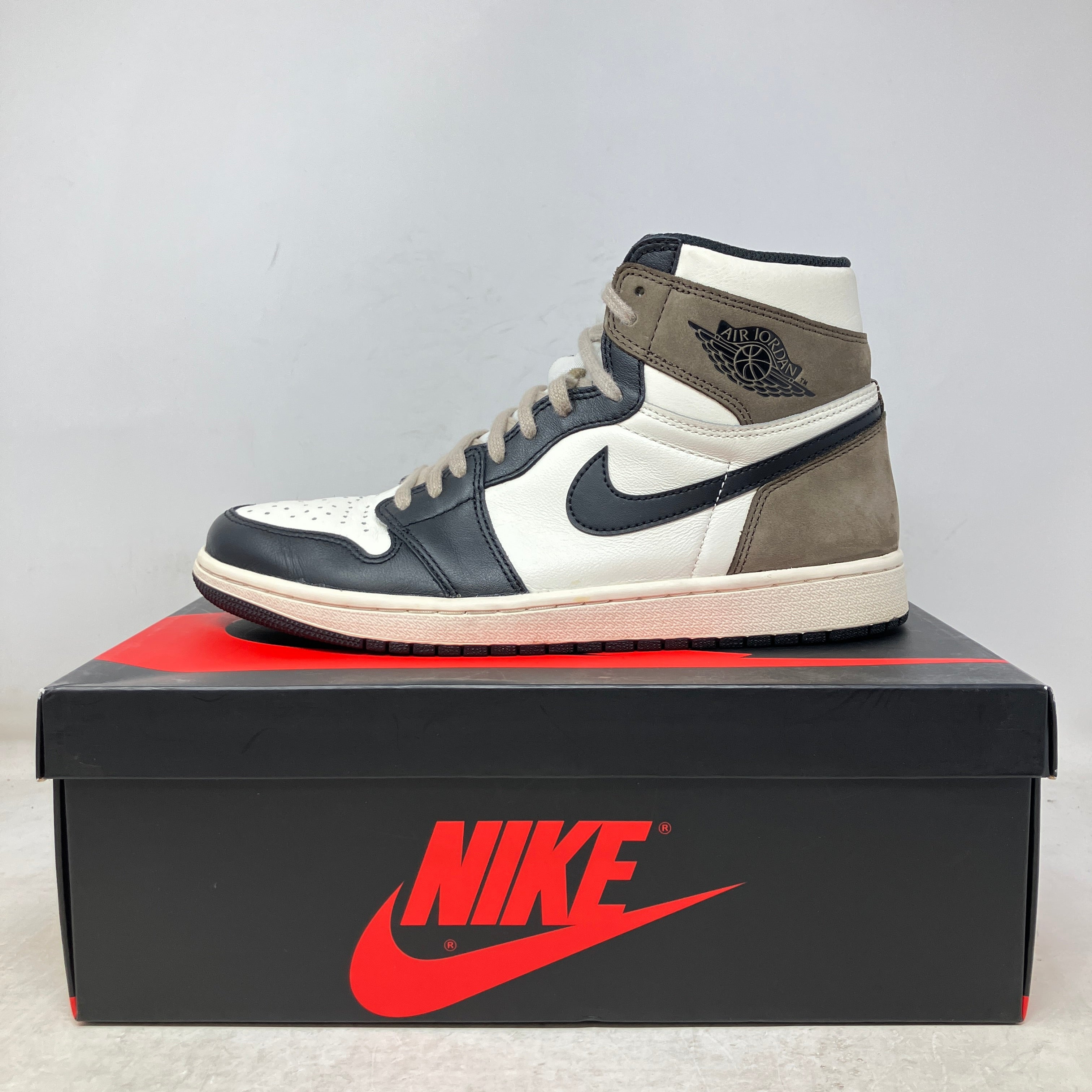 Jordan 1 Retro High Dark Mocha