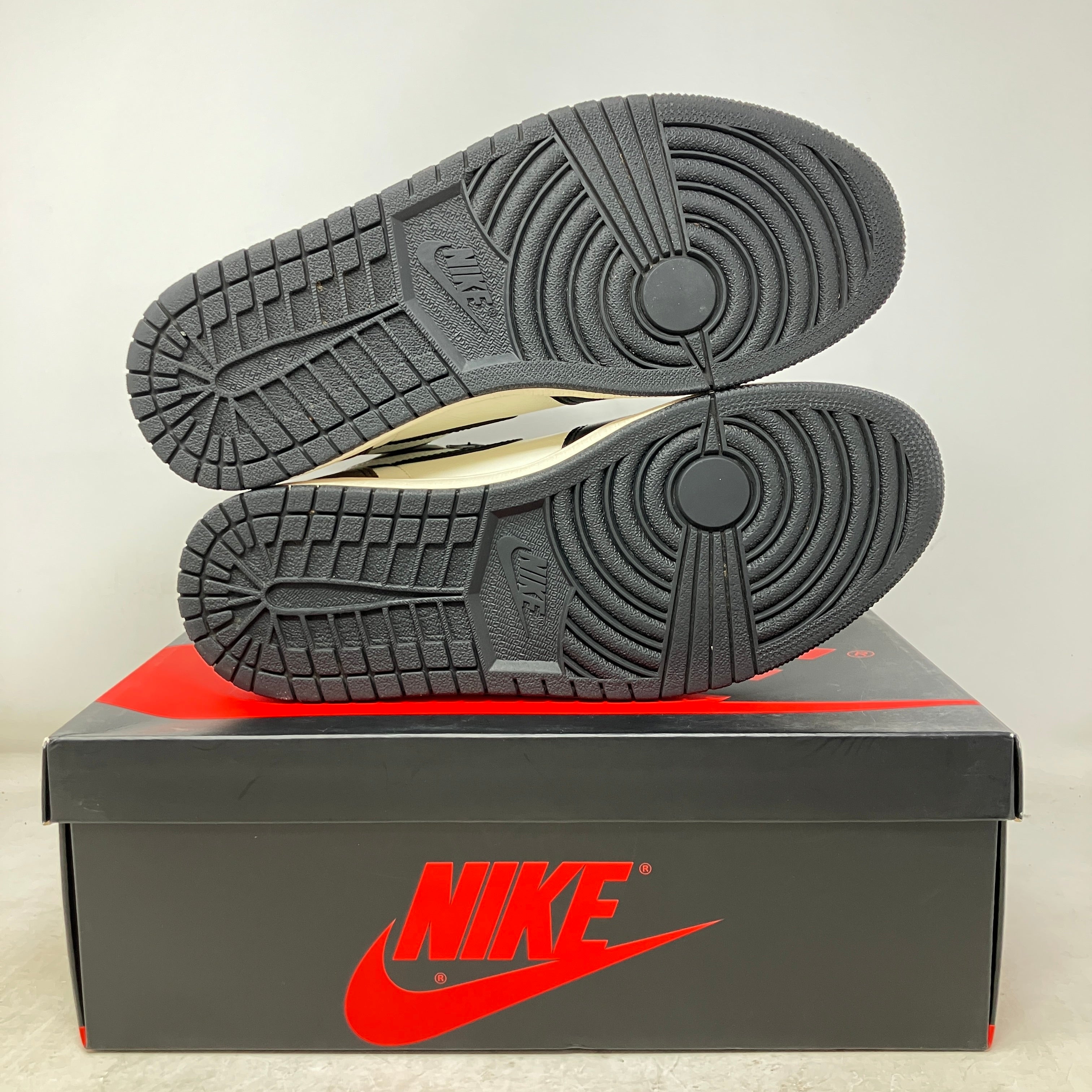Jordan 1 Retro High Dark Mocha