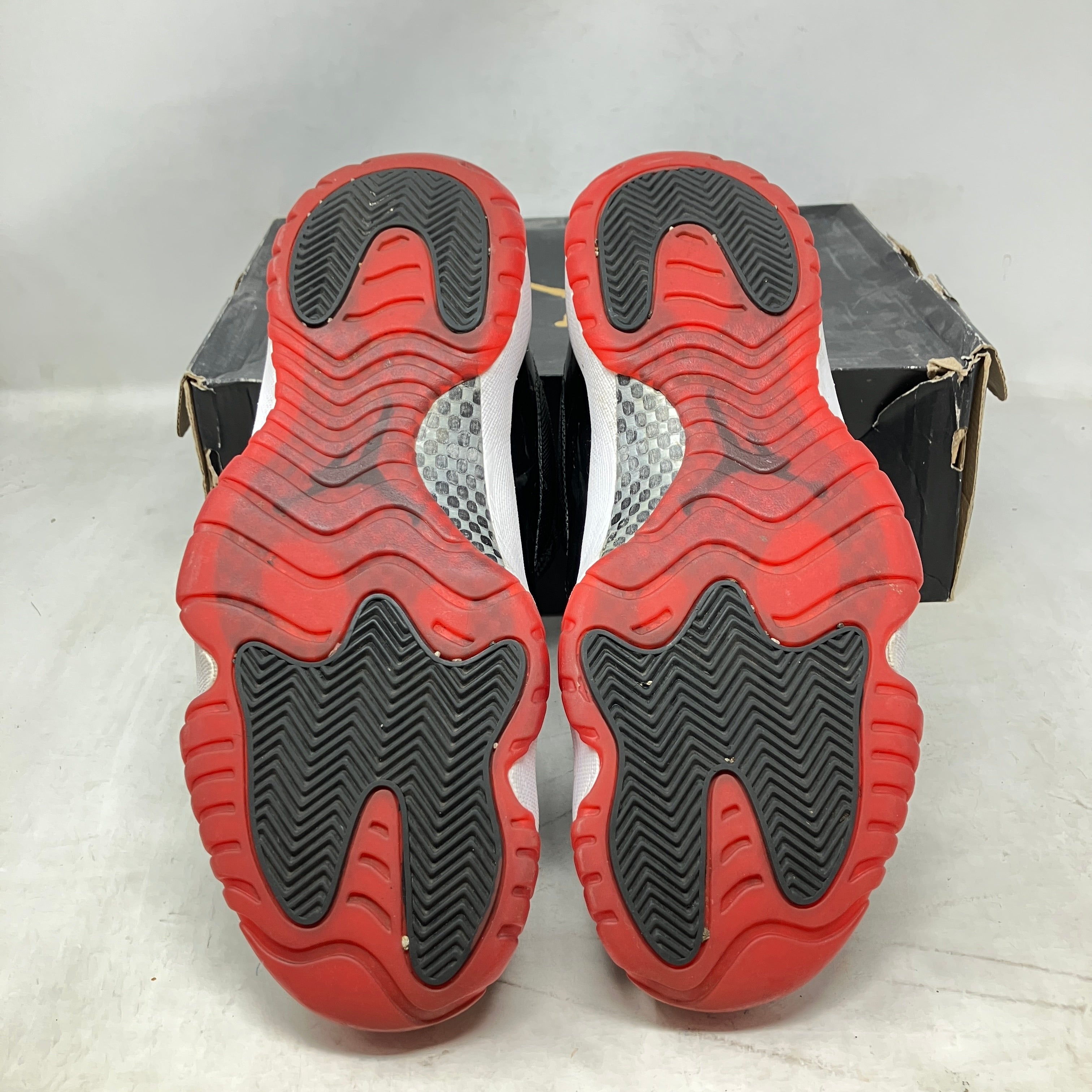 Jordan 11 Retro Low Bred (2015)