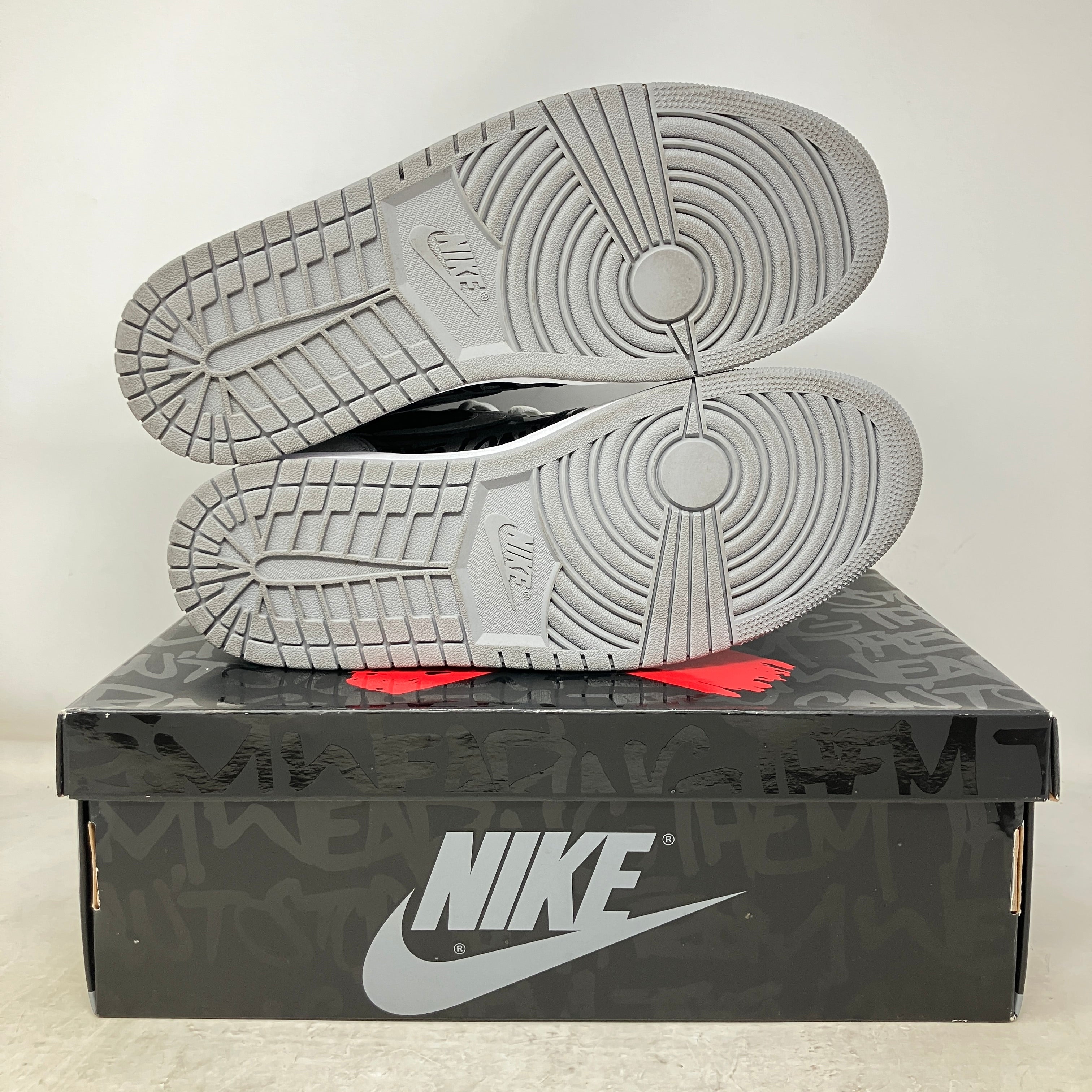 Jordan 1 Retro High OG Rebellionaire