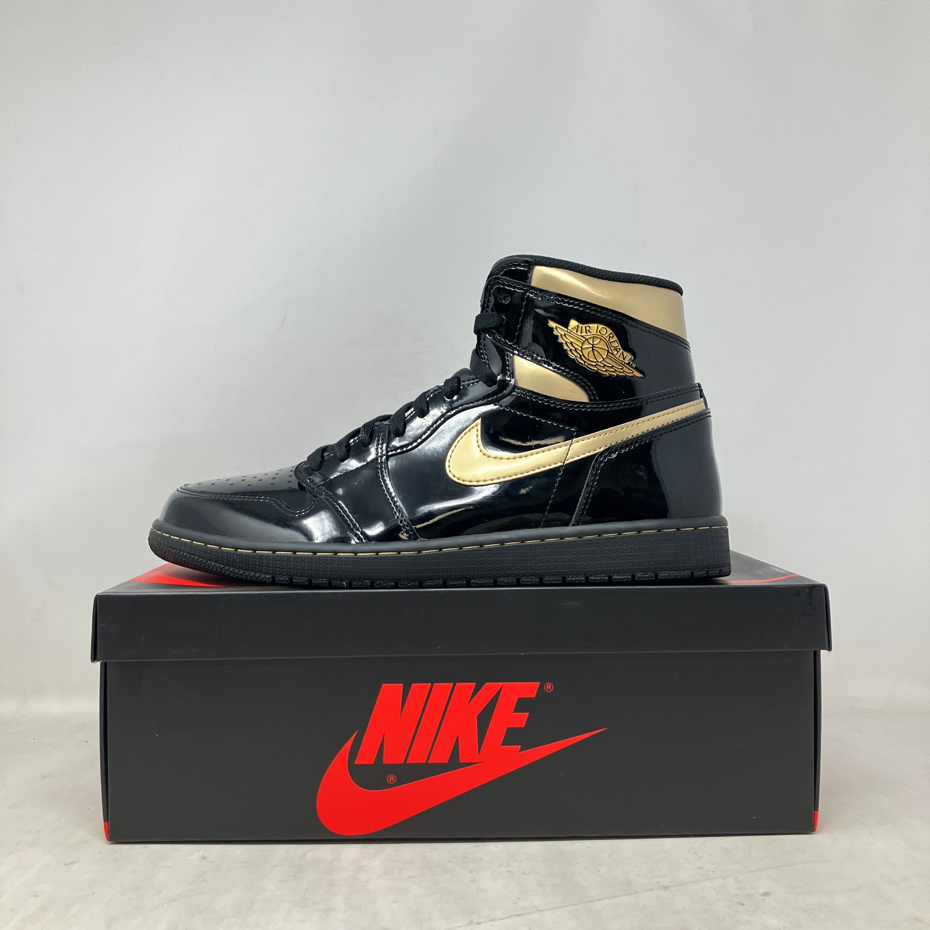 Jordan 1 Retro High Black Metallic Gold (2020)