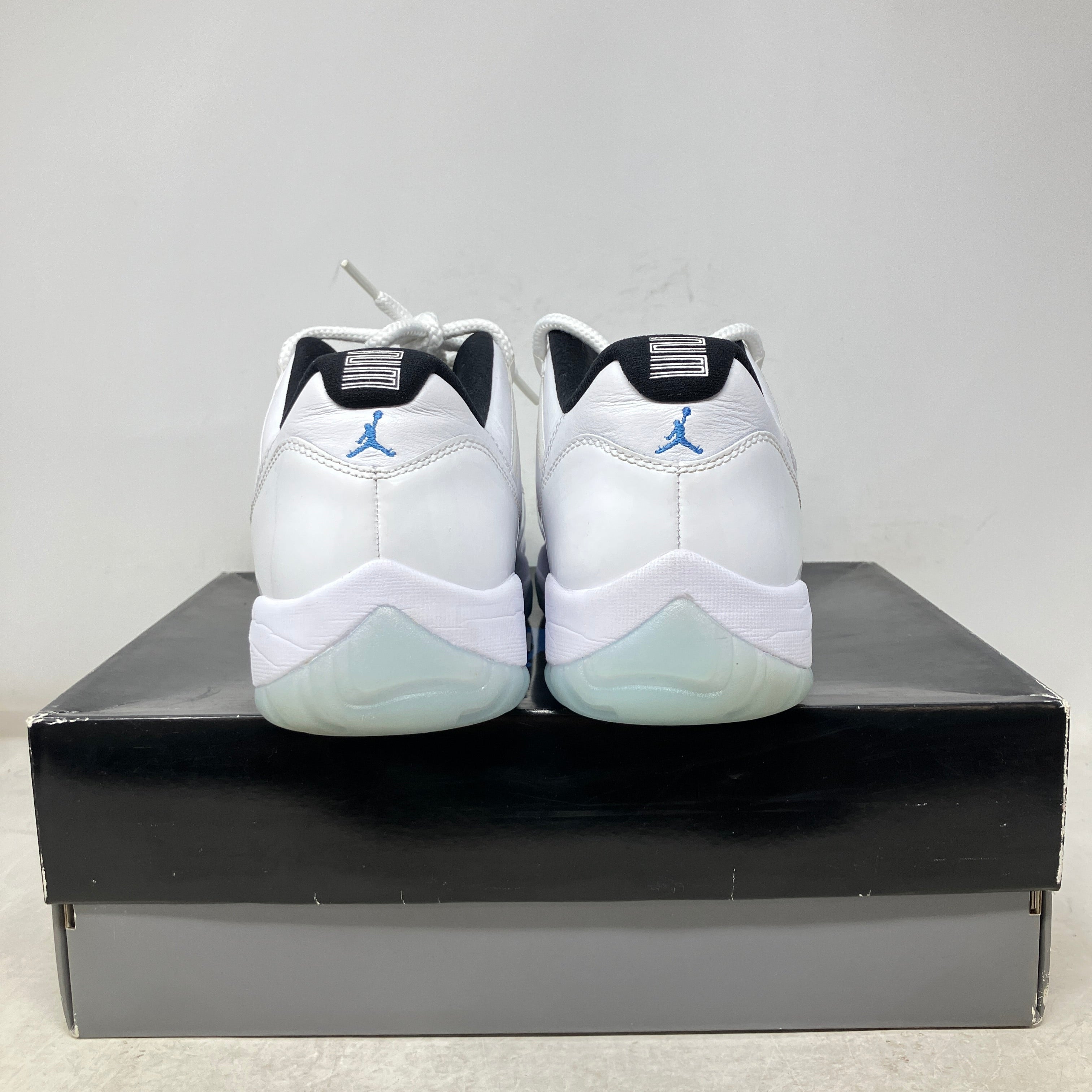 Jordan 11 Retro Low Legend Blue
