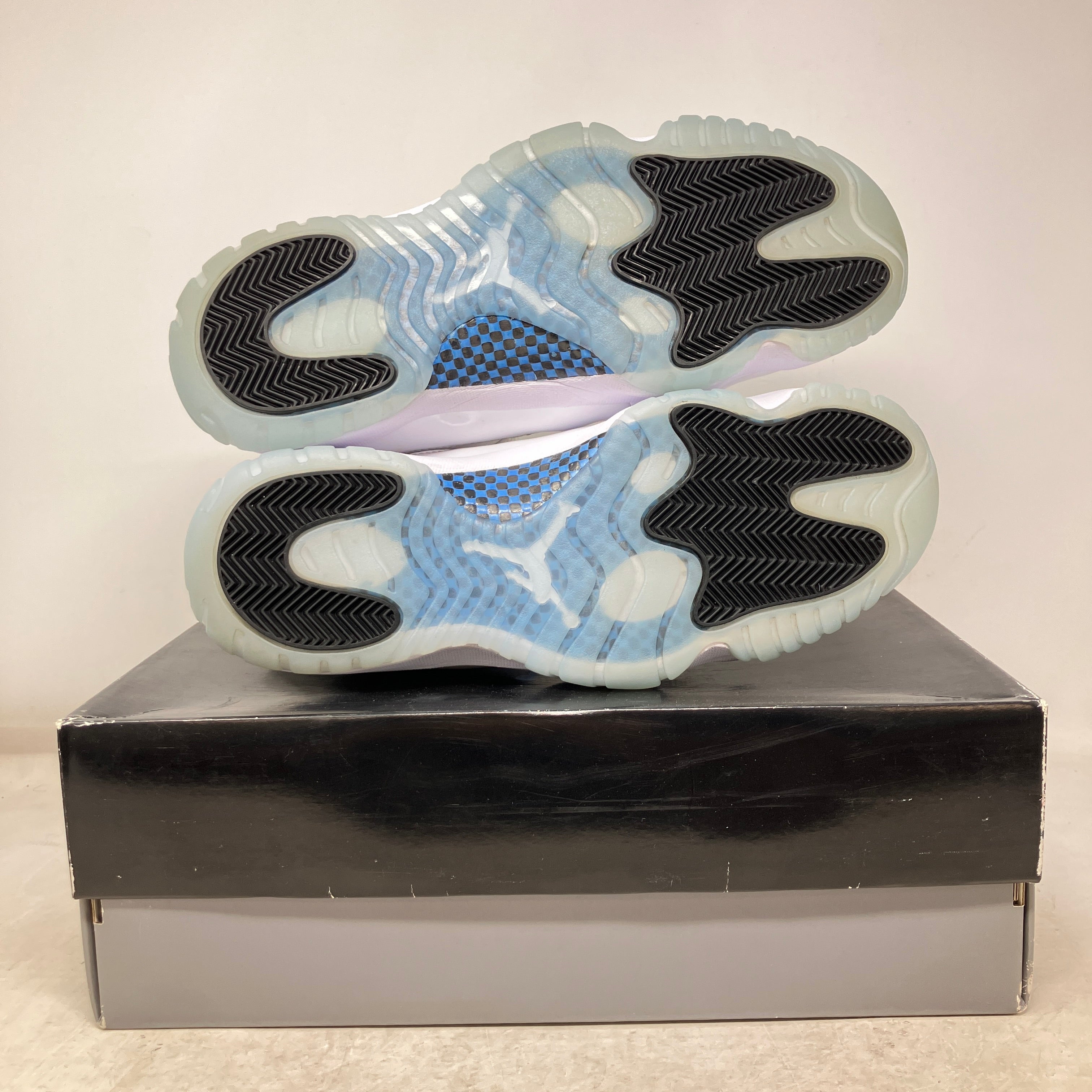 Jordan 11 Retro Low Legend Blue