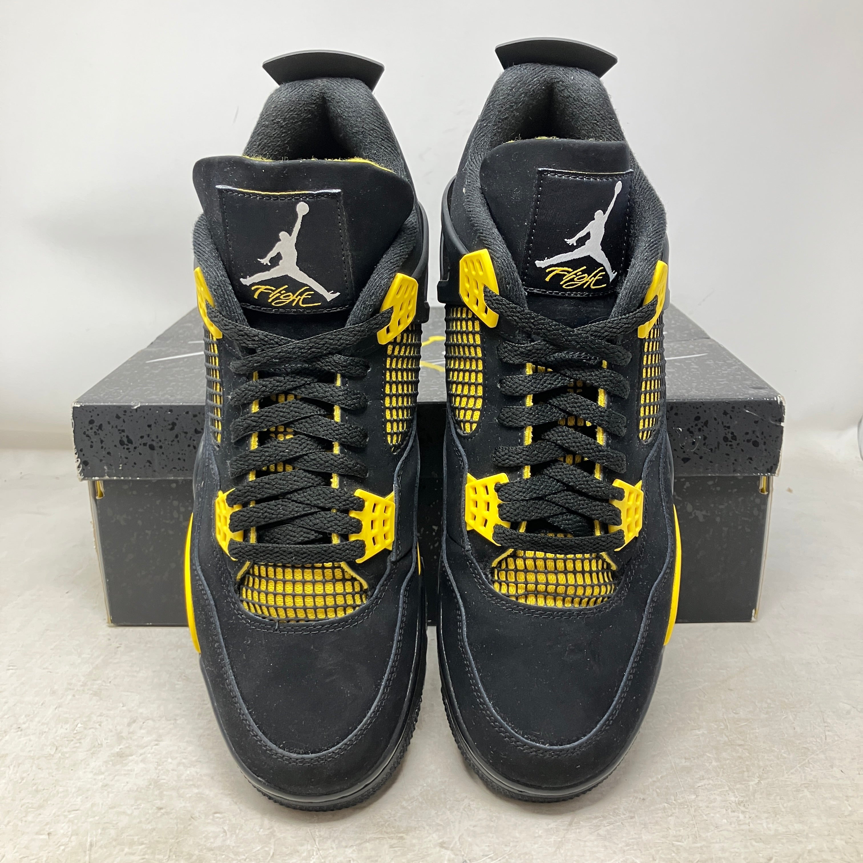 Jordan 4 Retro Thunder (2023)