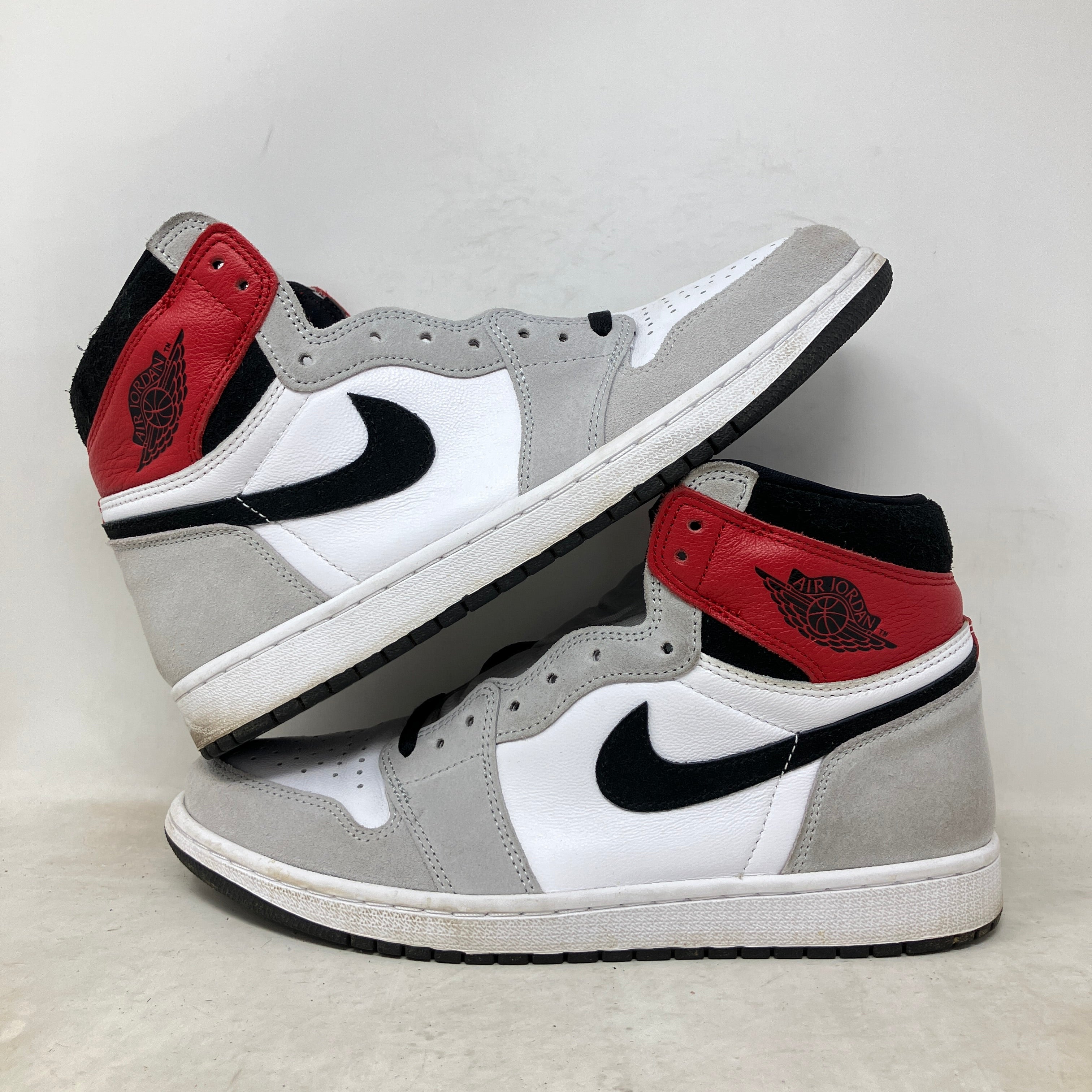 Jordan 1 Retro High Light Smoke Grey