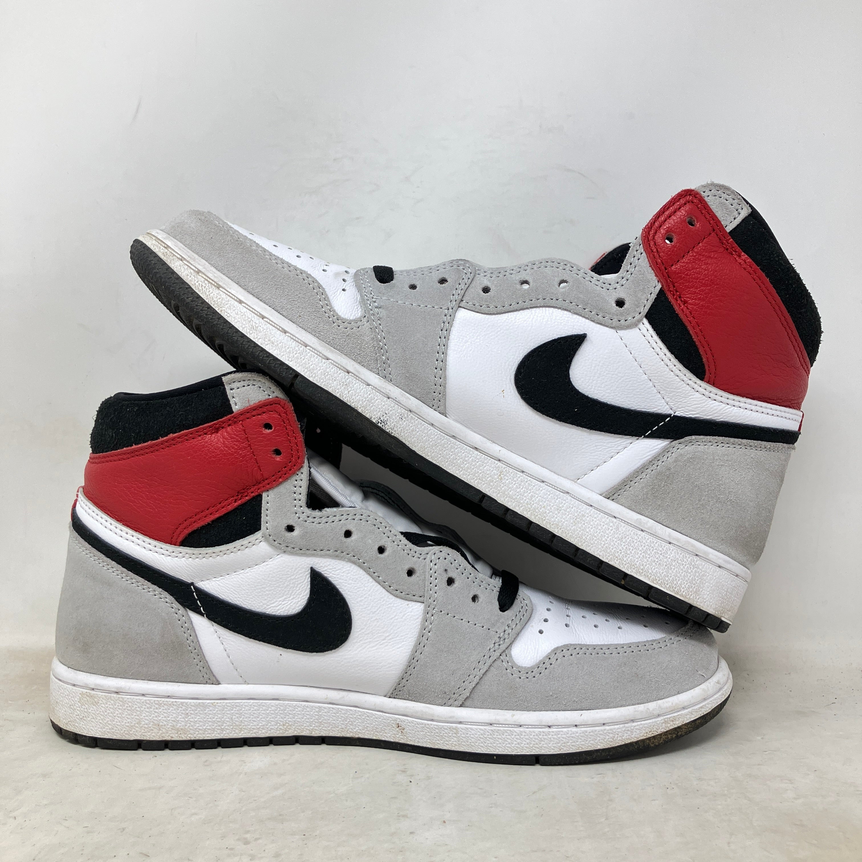 Jordan 1 Retro High Light Smoke Grey