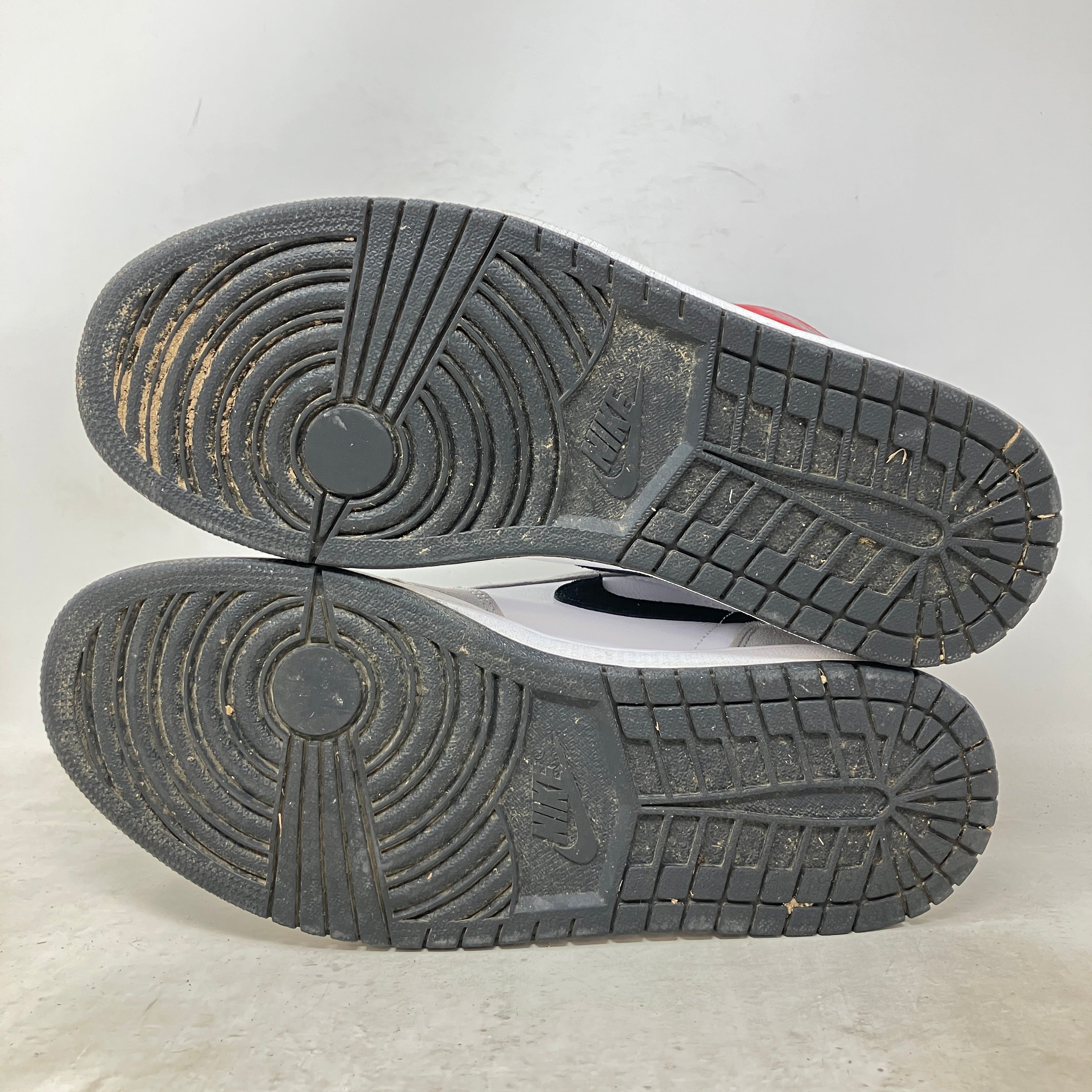 Jordan 1 Retro High Light Smoke Grey