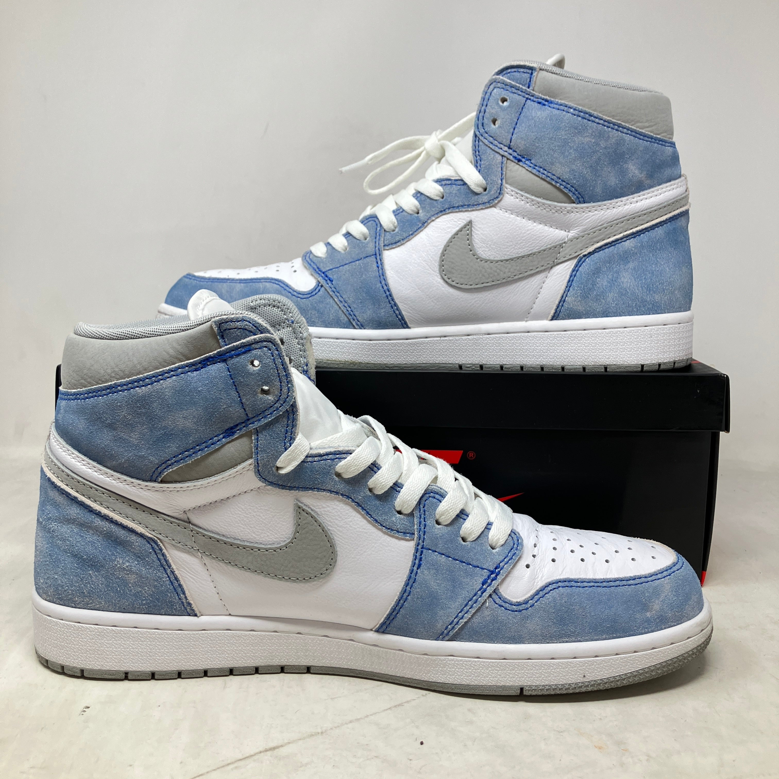 Jordan 1 Retro High Hyper Royal Smoke Grey