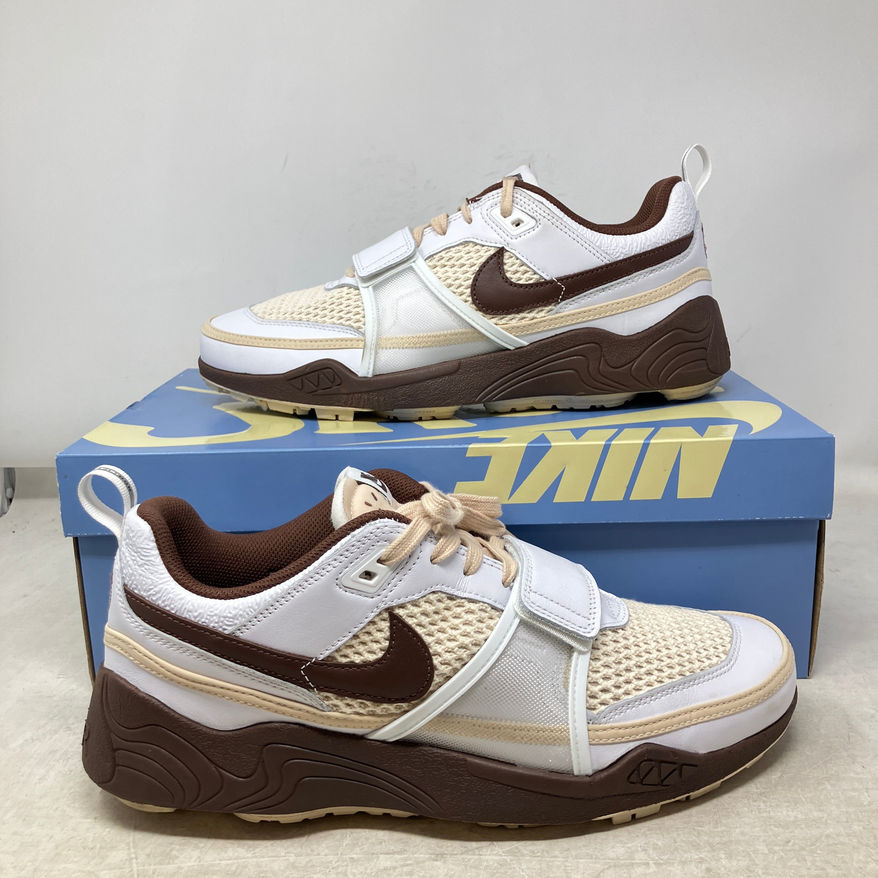 アクティブ Nike Zoom Field Jaxx Travis Scott Light Chocolate – Hidden Realm