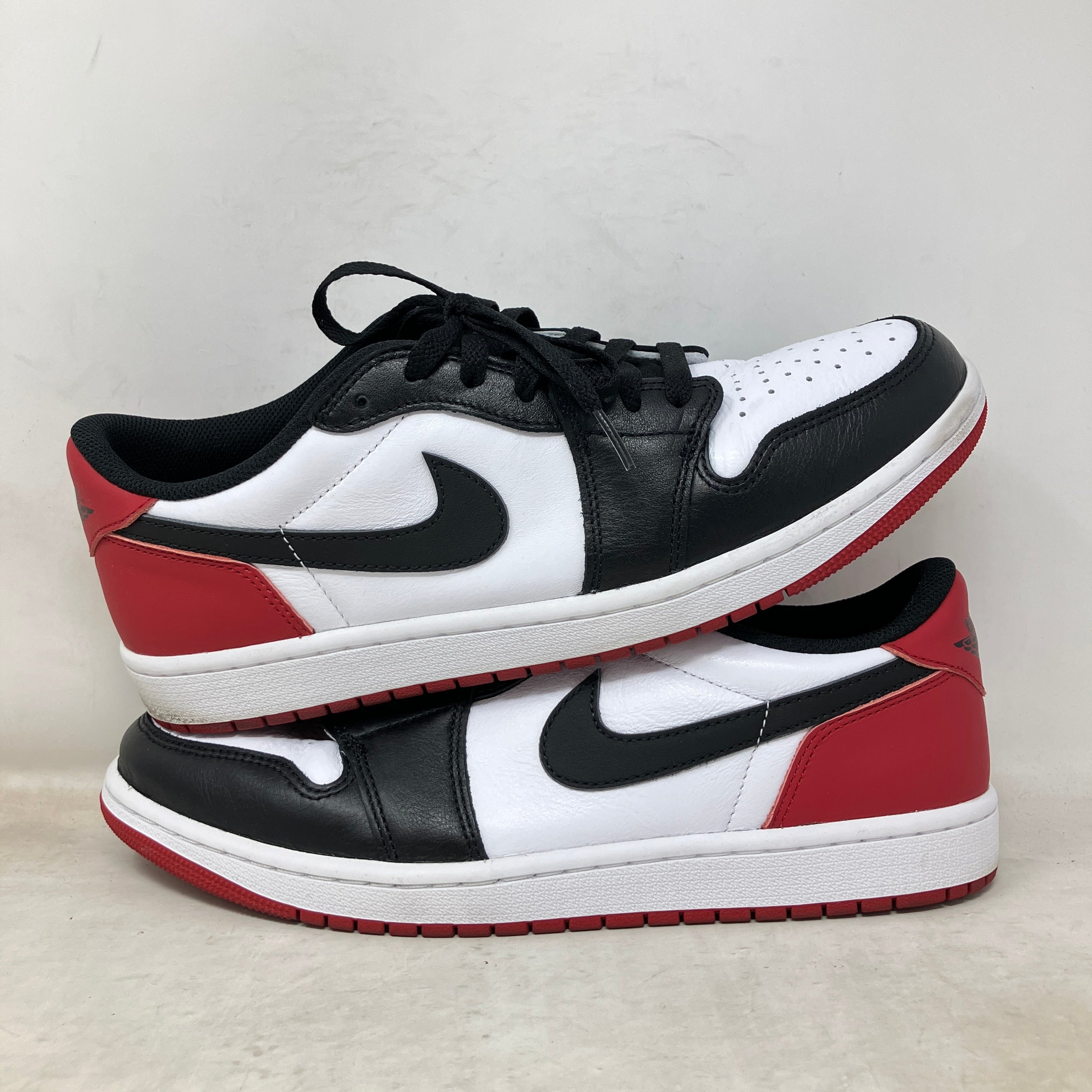 Jordan 1 Retro Low OG Black Toe (2023)