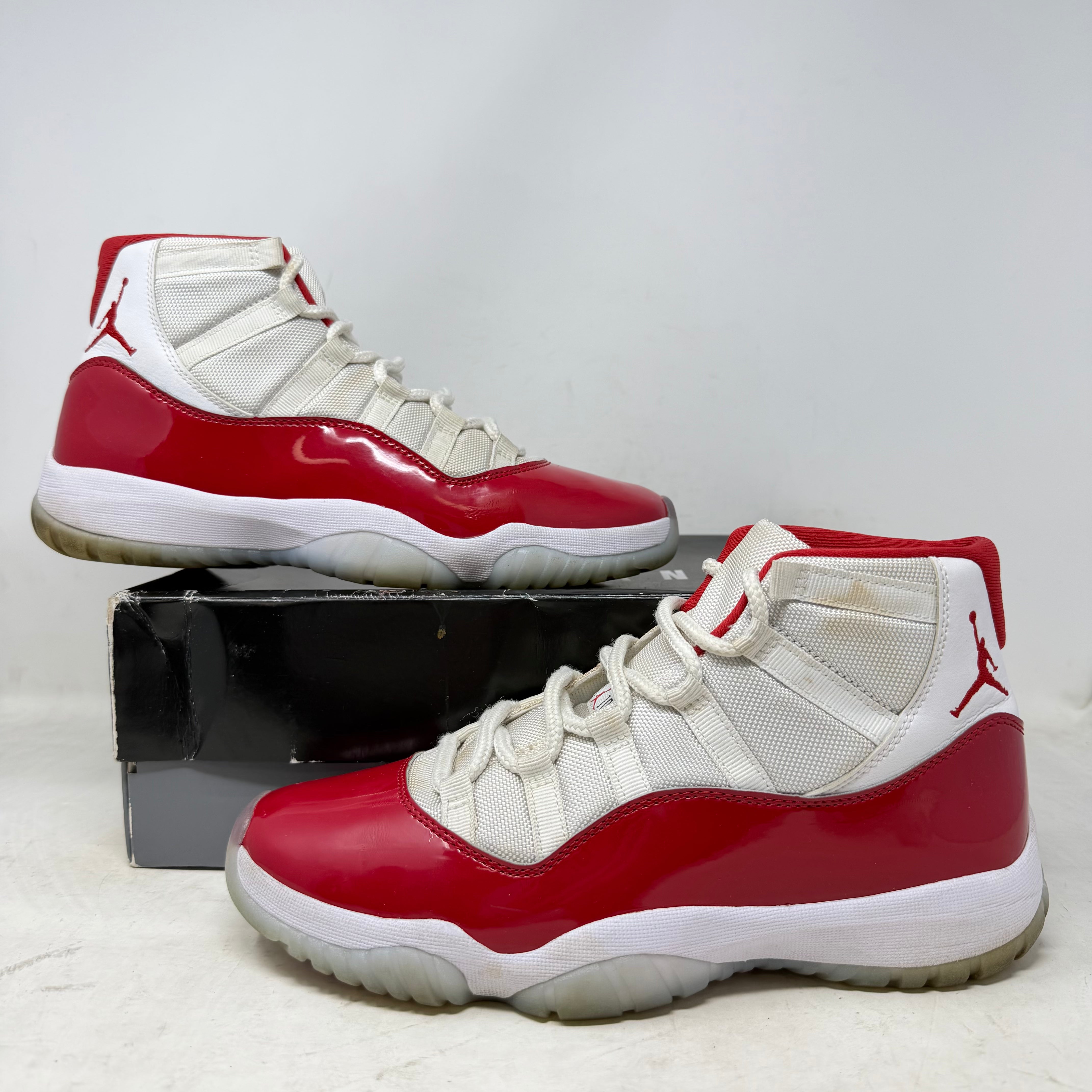 Jordan 11 Retro Cherry (2022)