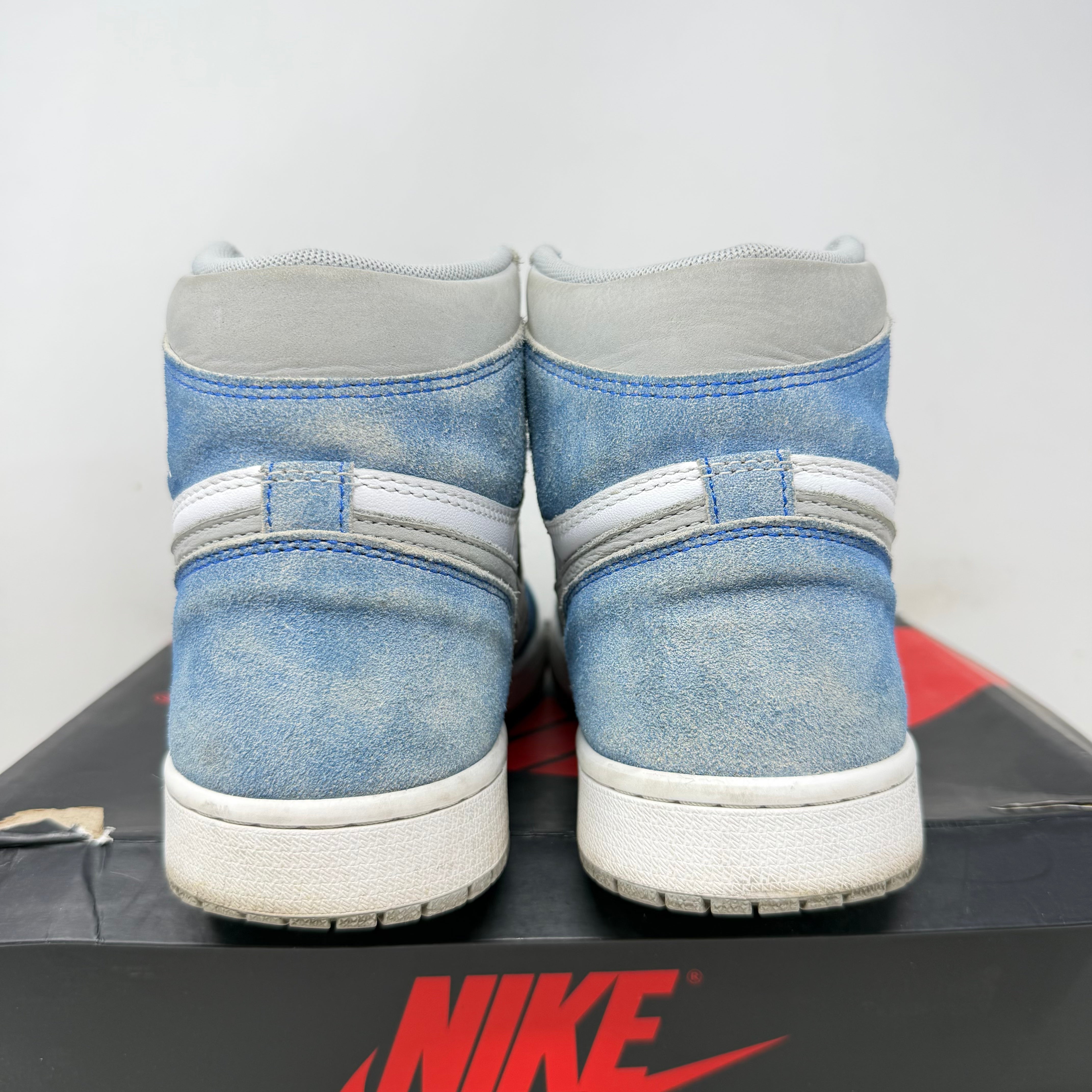 Jordan 1 Retro High Hyper Royal Smoke Grey
