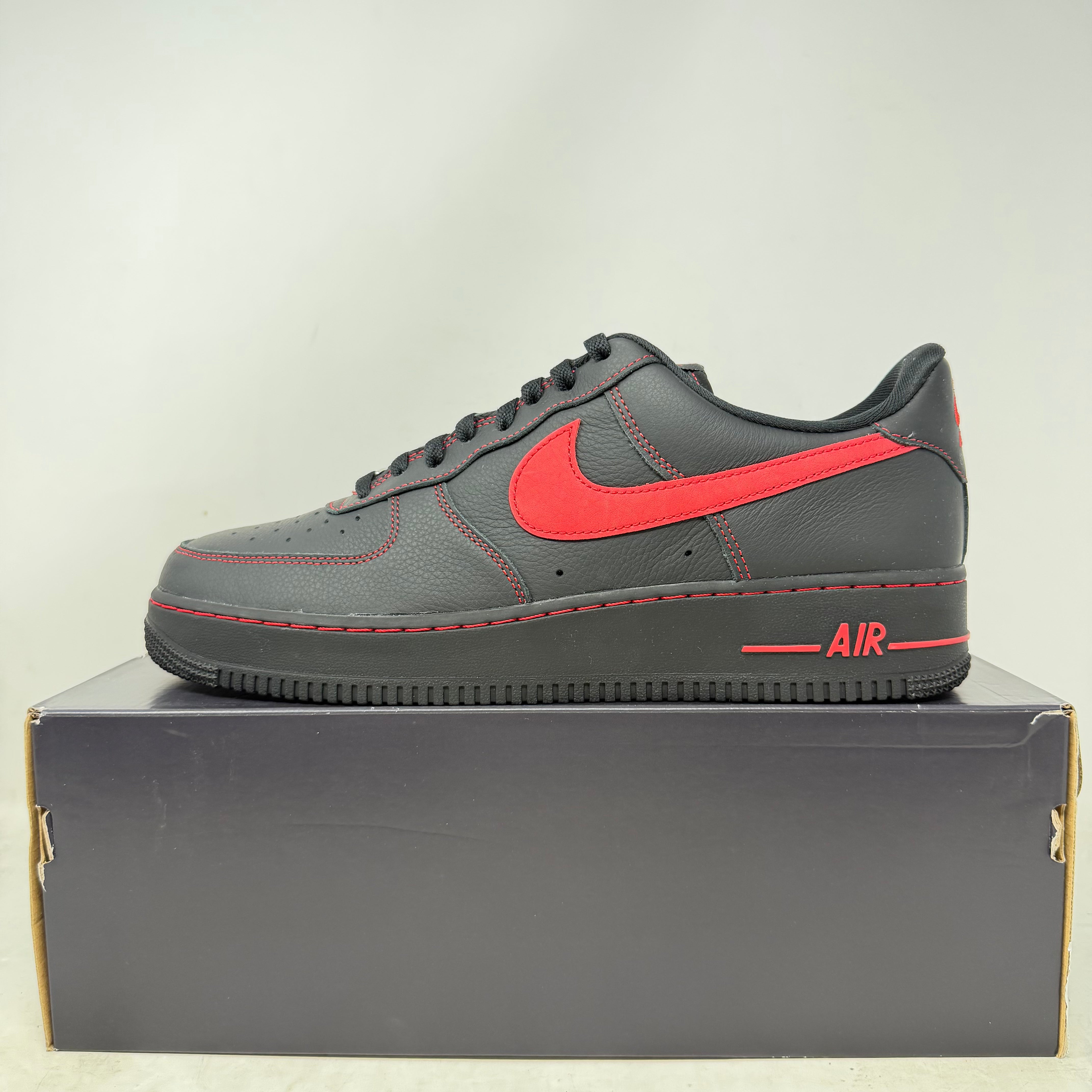 Nike Air Force 1 Low '07 LV8 Bred