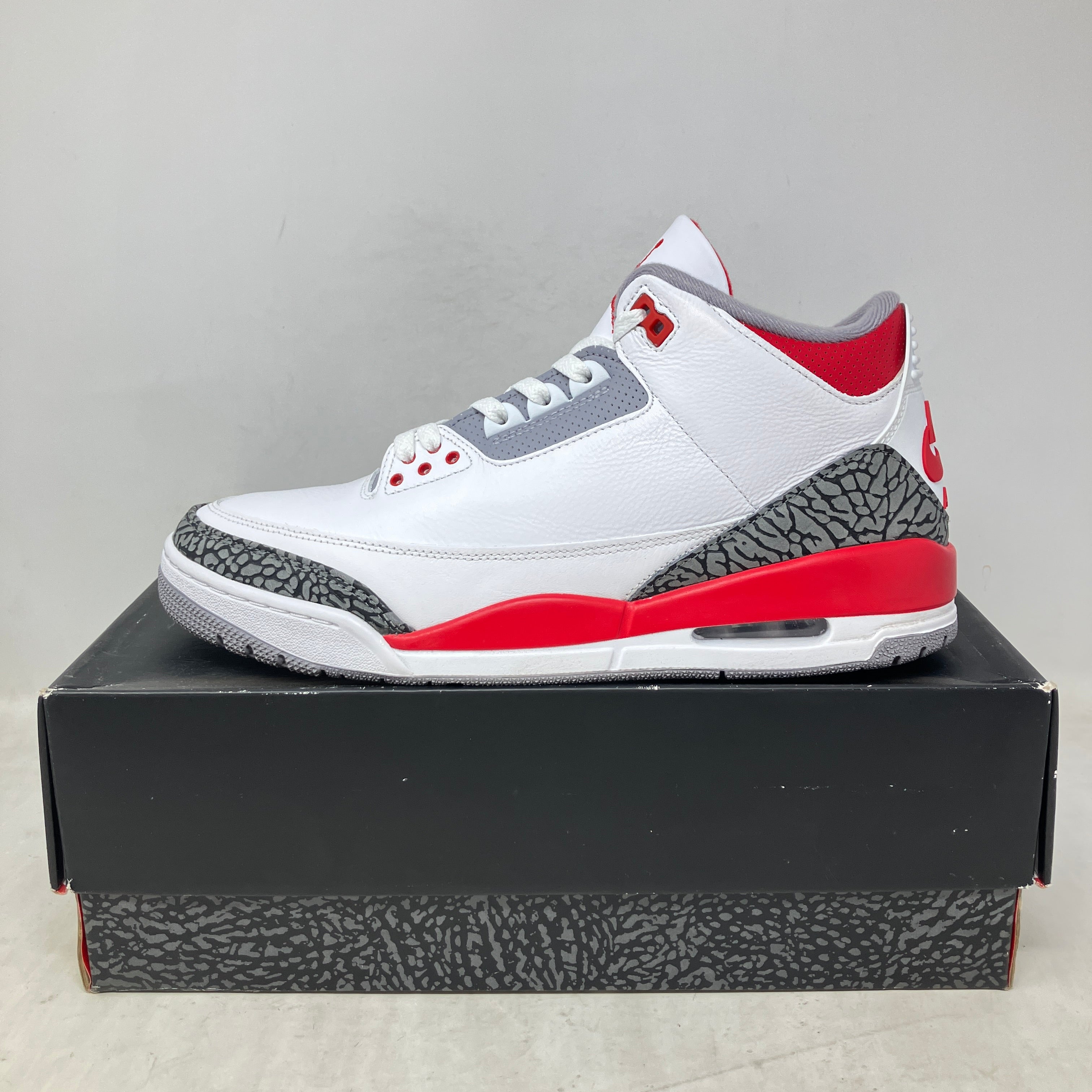Jordan 3 Retro Fire Red (2022)