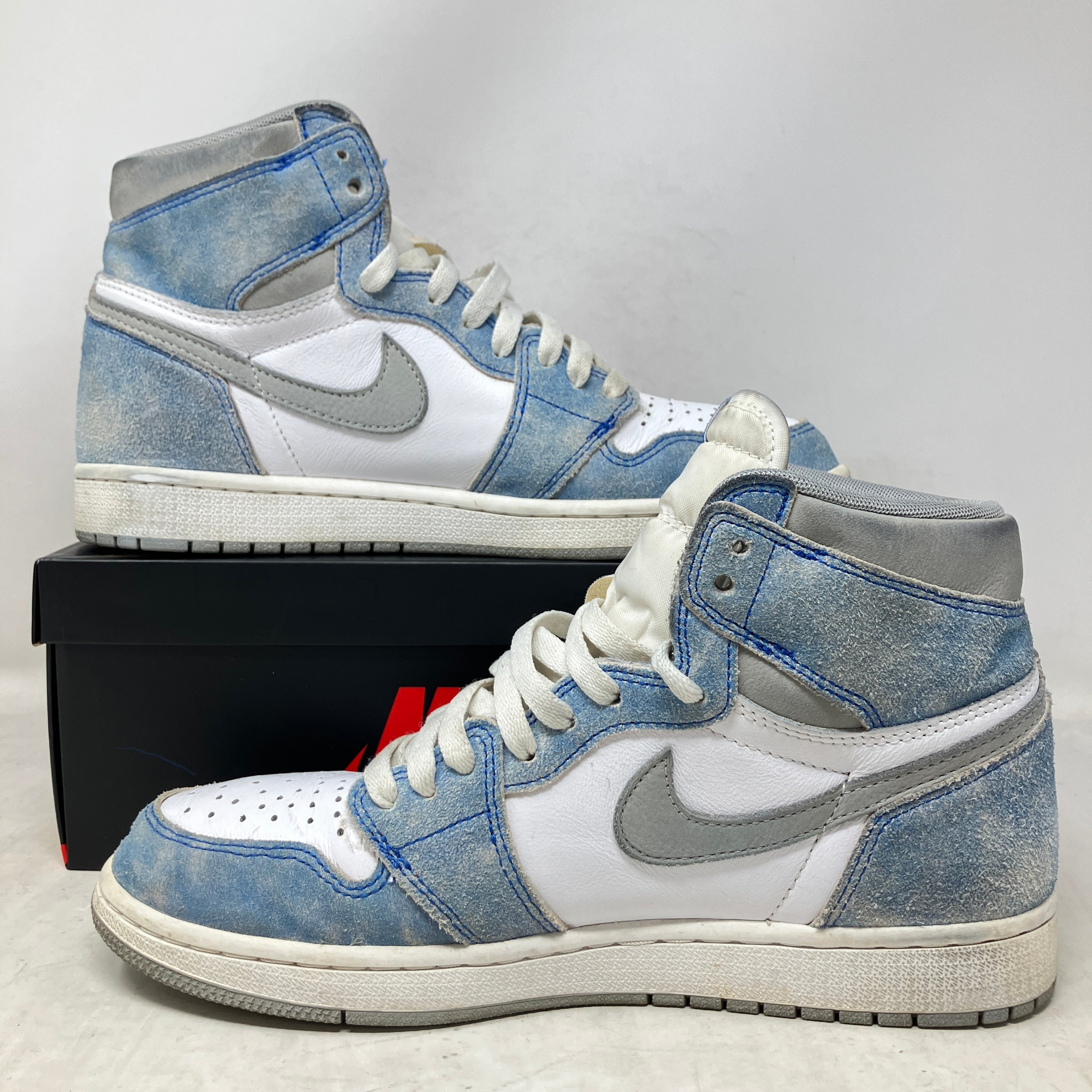 Jordan 1 Retro High Hyper Royal Smoke Grey