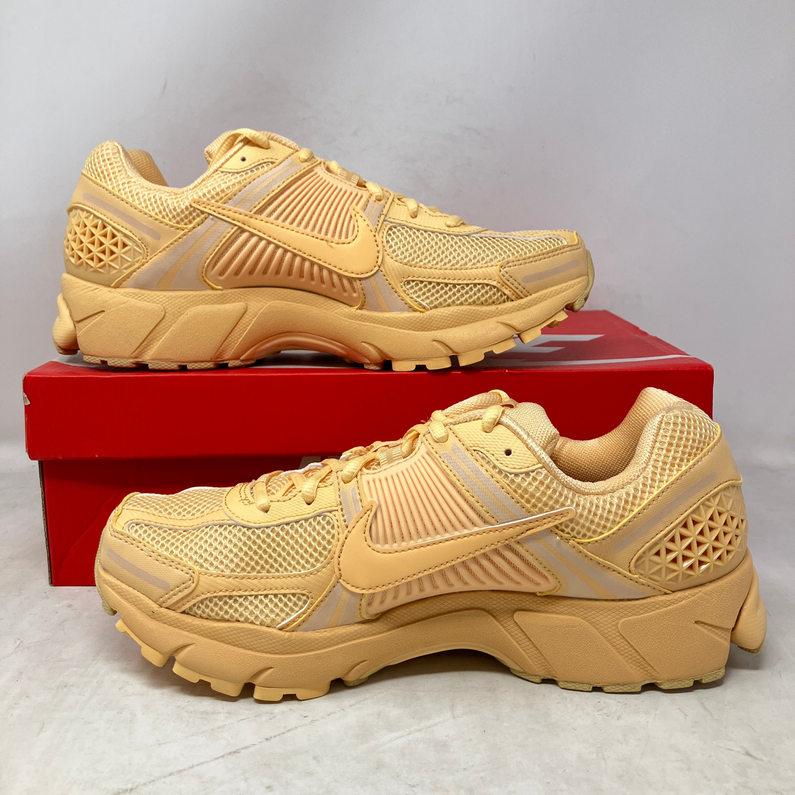Nike Zoom Vomero 5 Celestial Gold