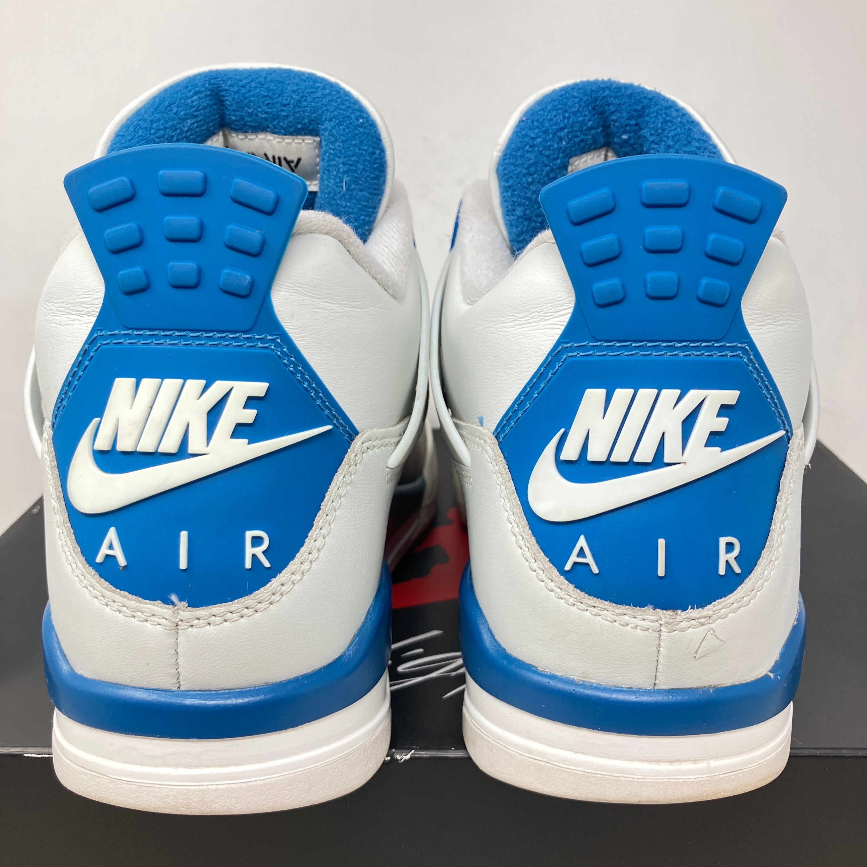 Jordan 4 Retro Military Blue (2024)