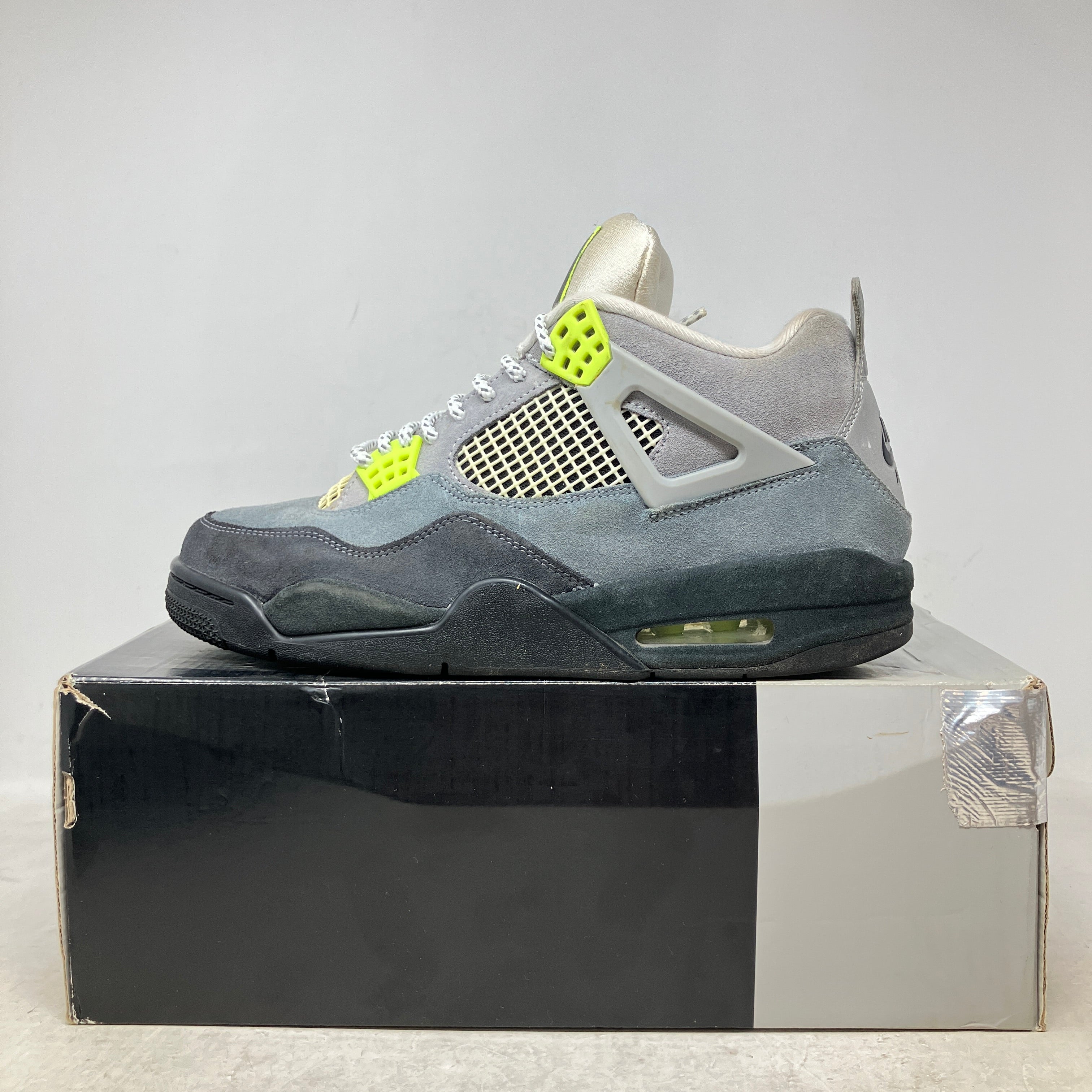 Jordan 4 Retro SE 95 Neon
