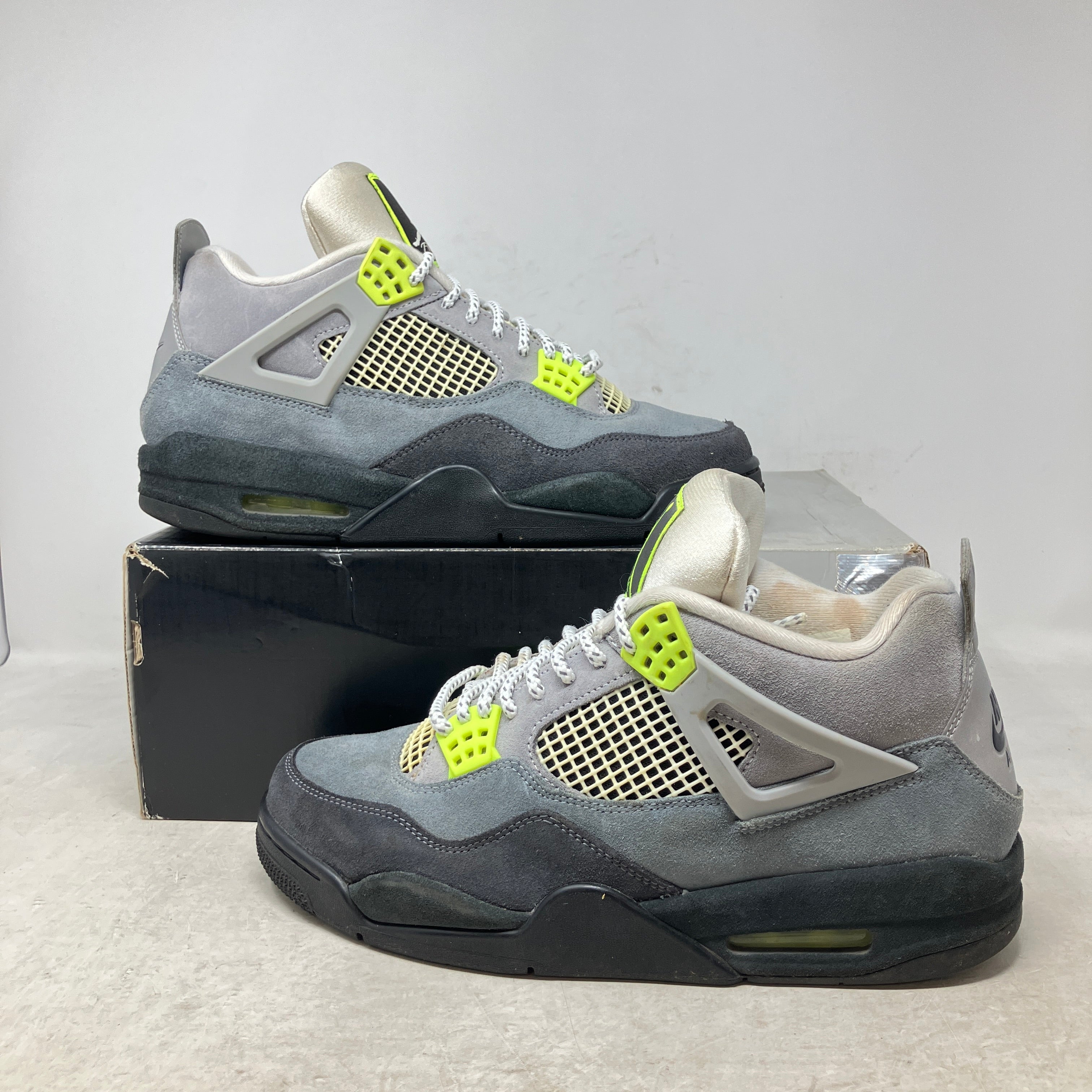 Jordan 4 Retro SE 95 Neon