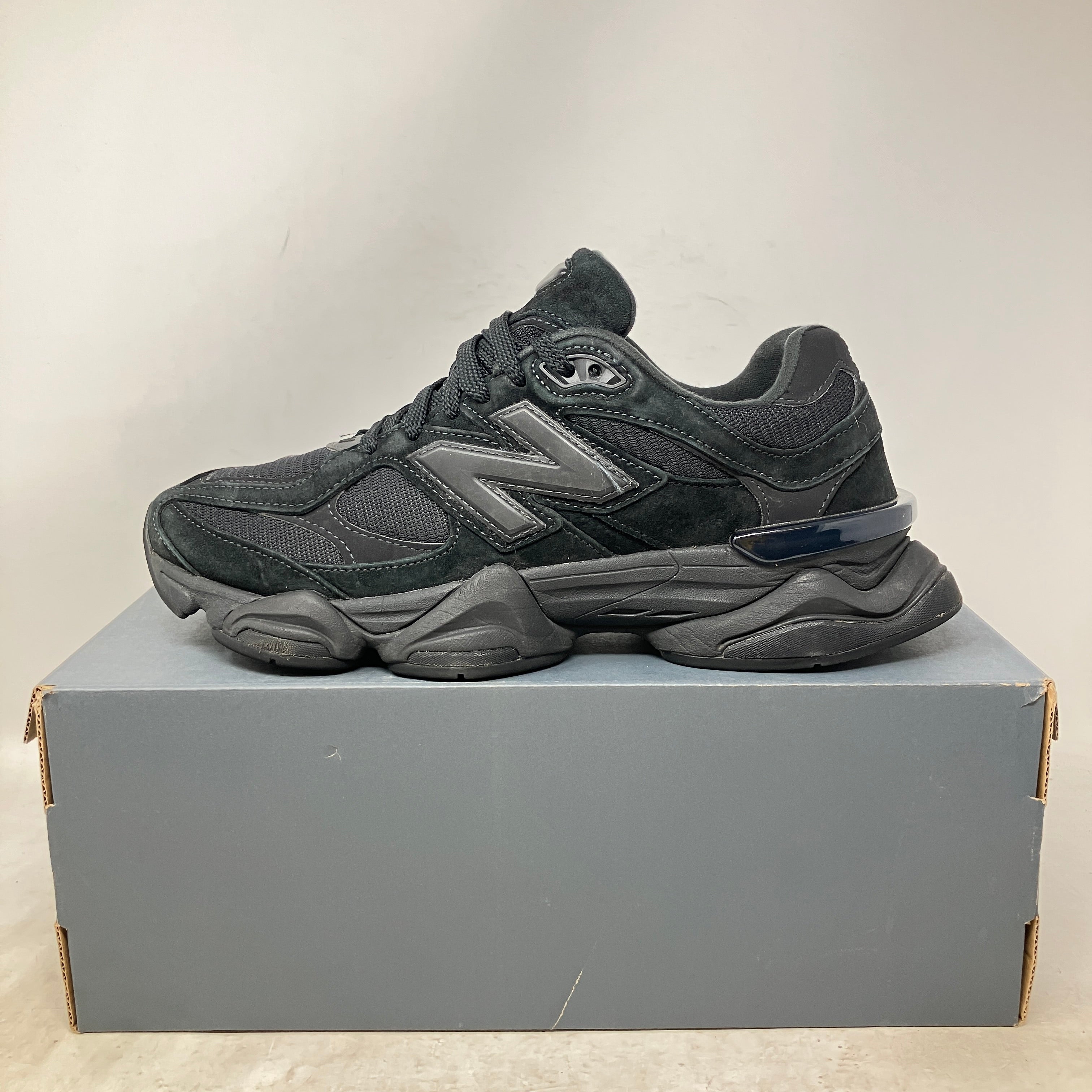 New Balance 9060 Triple Black