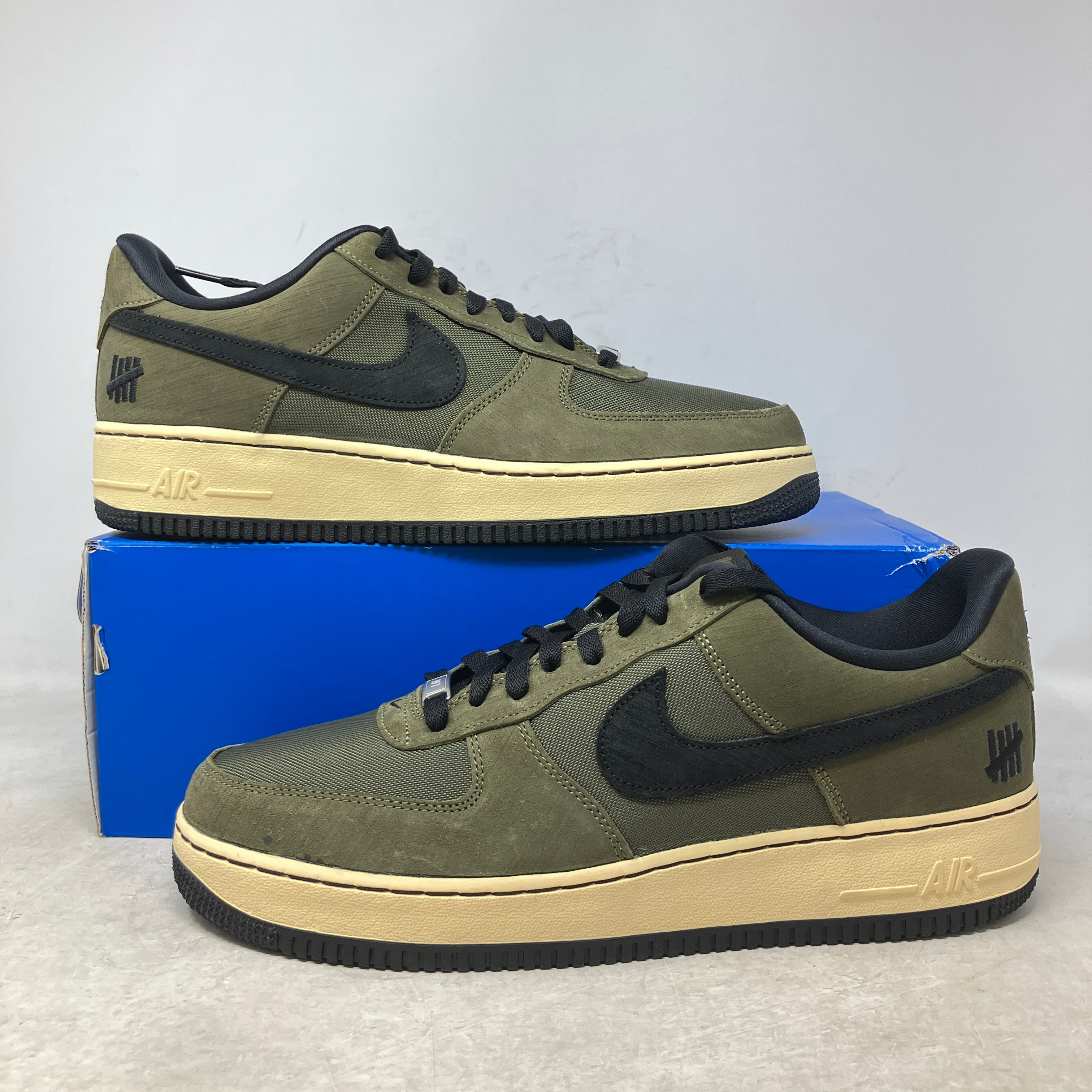 Nike Air Force 1 Low SP Undefeated Ballistic Dunk vs. AF1