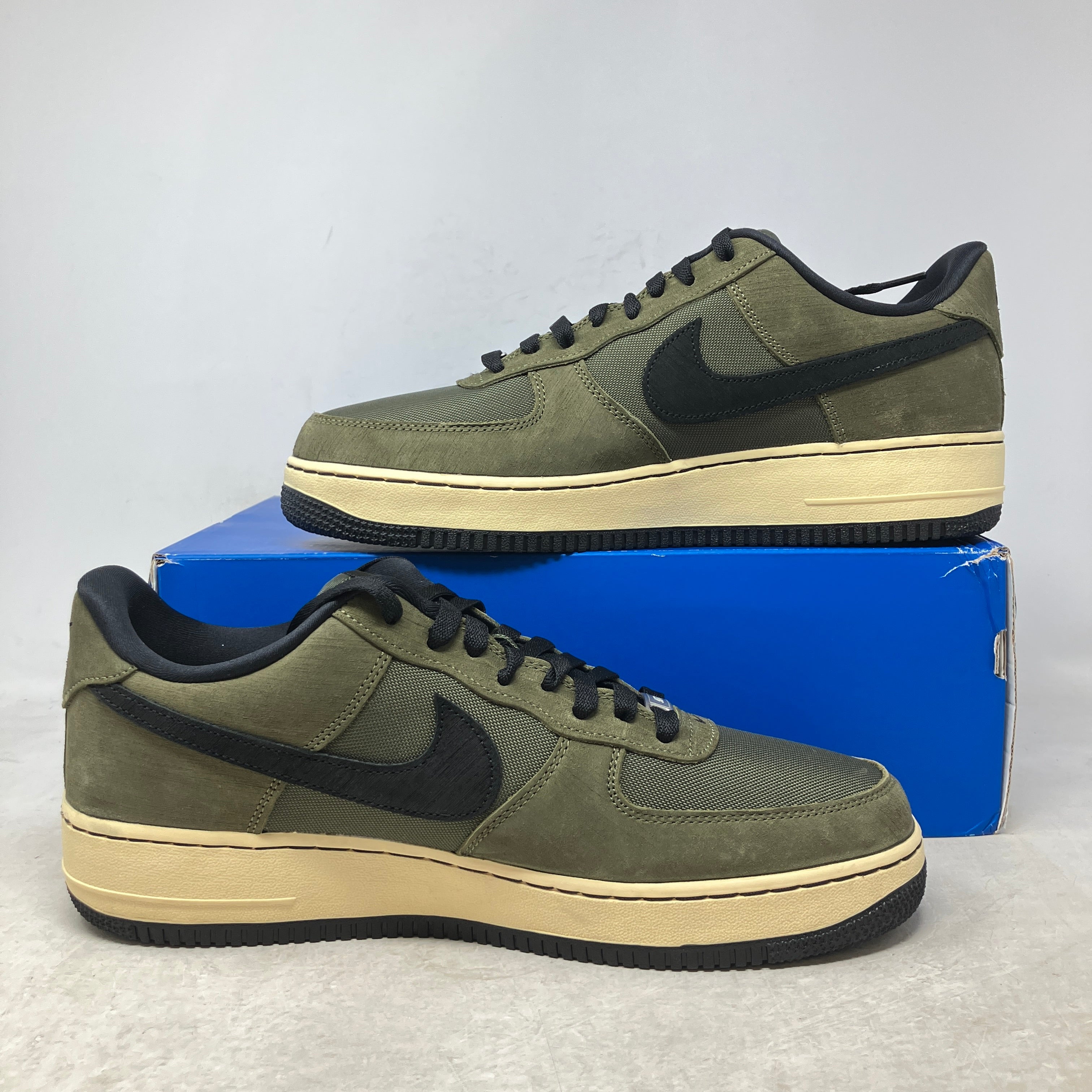 Nike Air Force 1 Low SP Undefeated Ballistic Dunk vs. AF1
