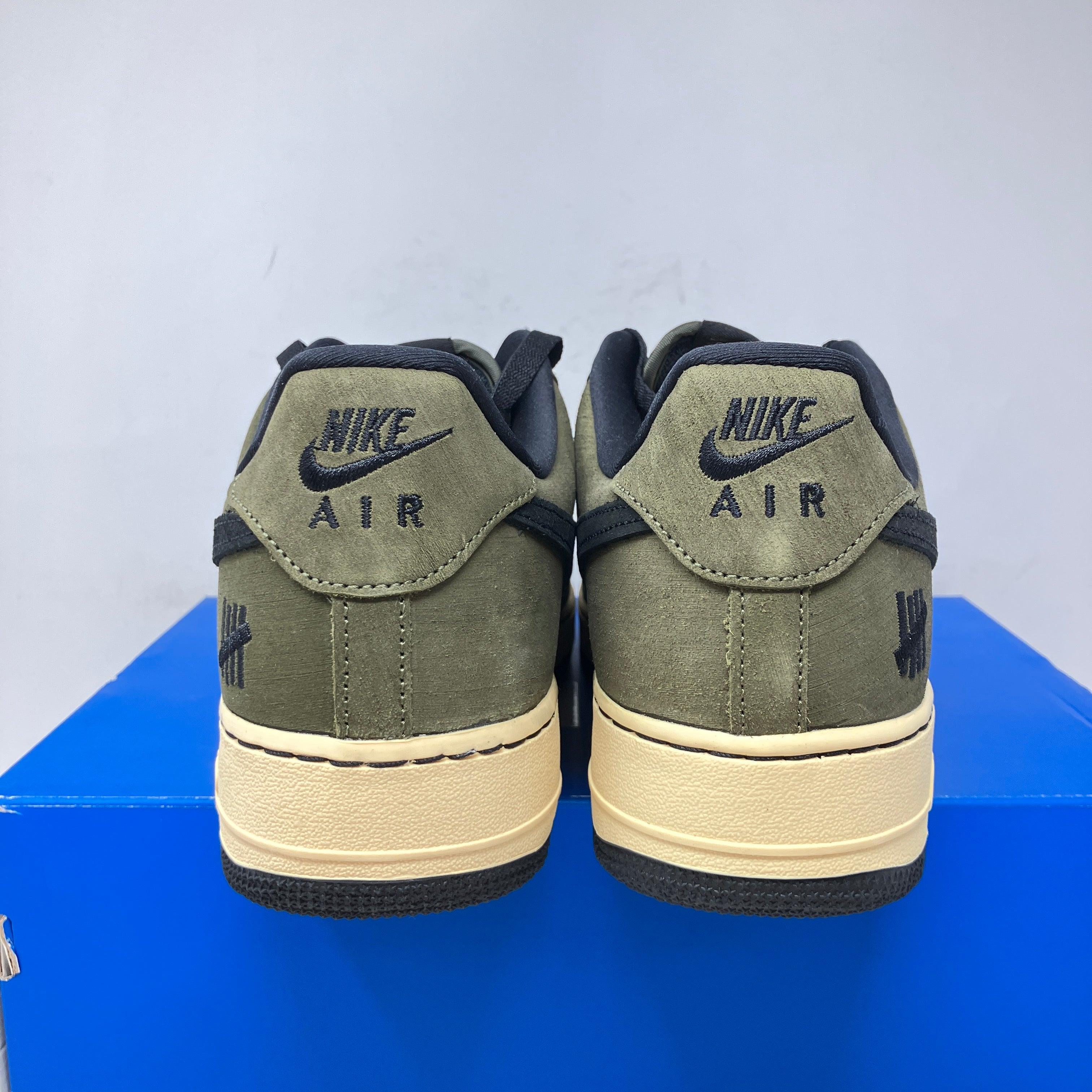 Nike Air Force 1 Low SP Undefeated Ballistic Dunk vs. AF1