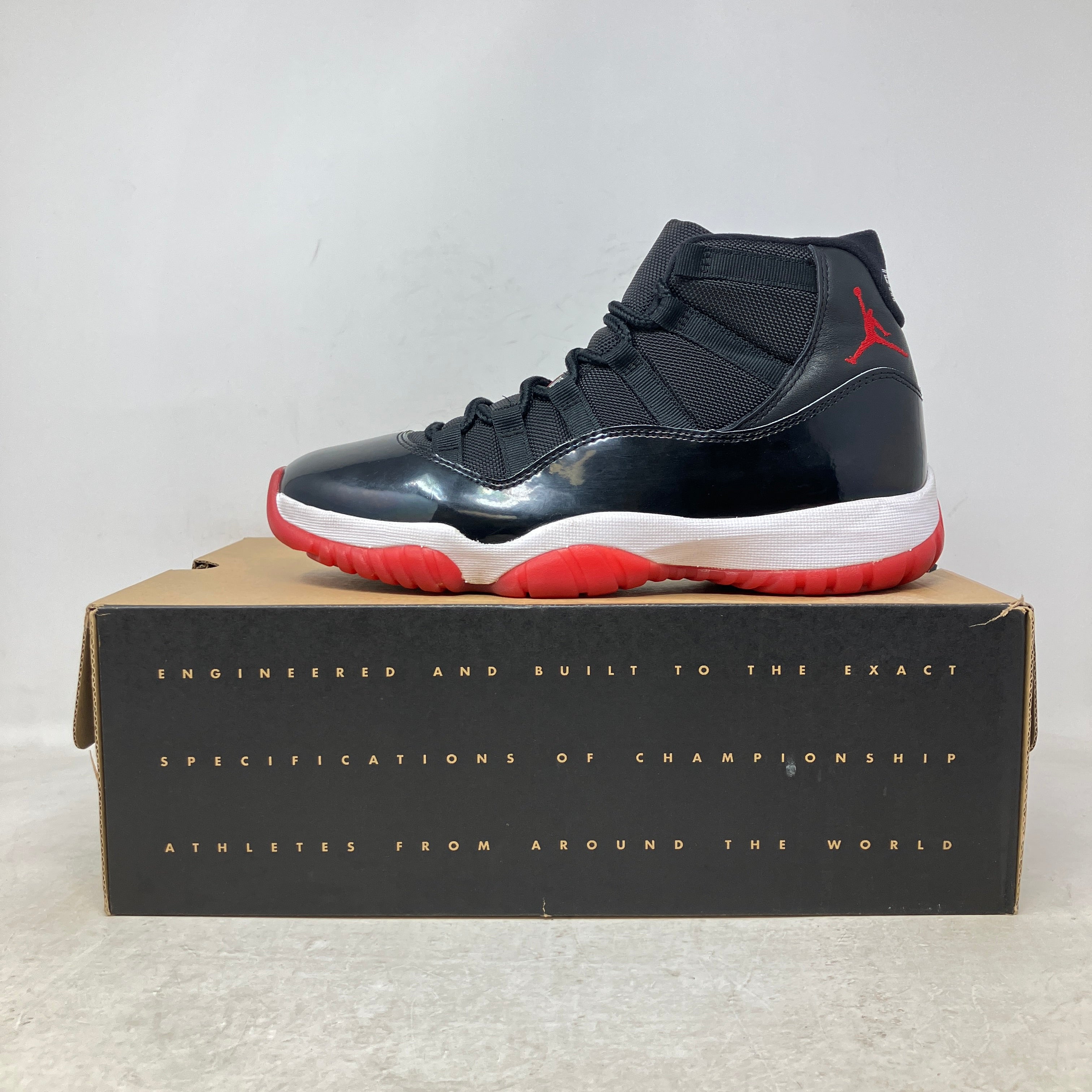 Jordan 11 Retro Playoffs Bred (2019)