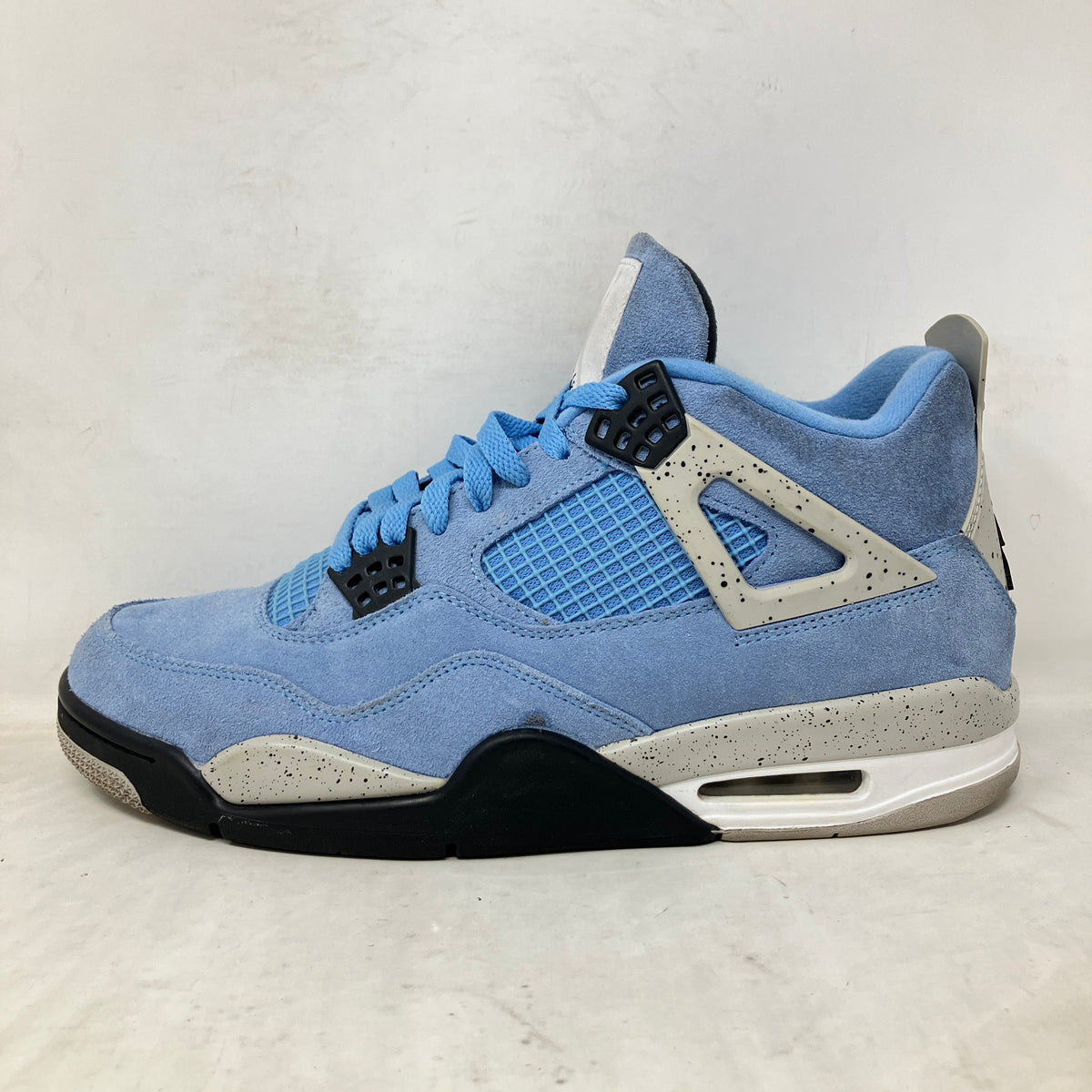 Jordan 4 Retro University Blue