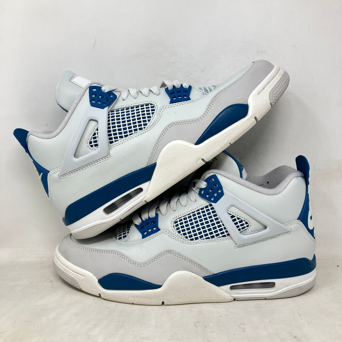 Jordan 4 Retro Military Blue (2024)