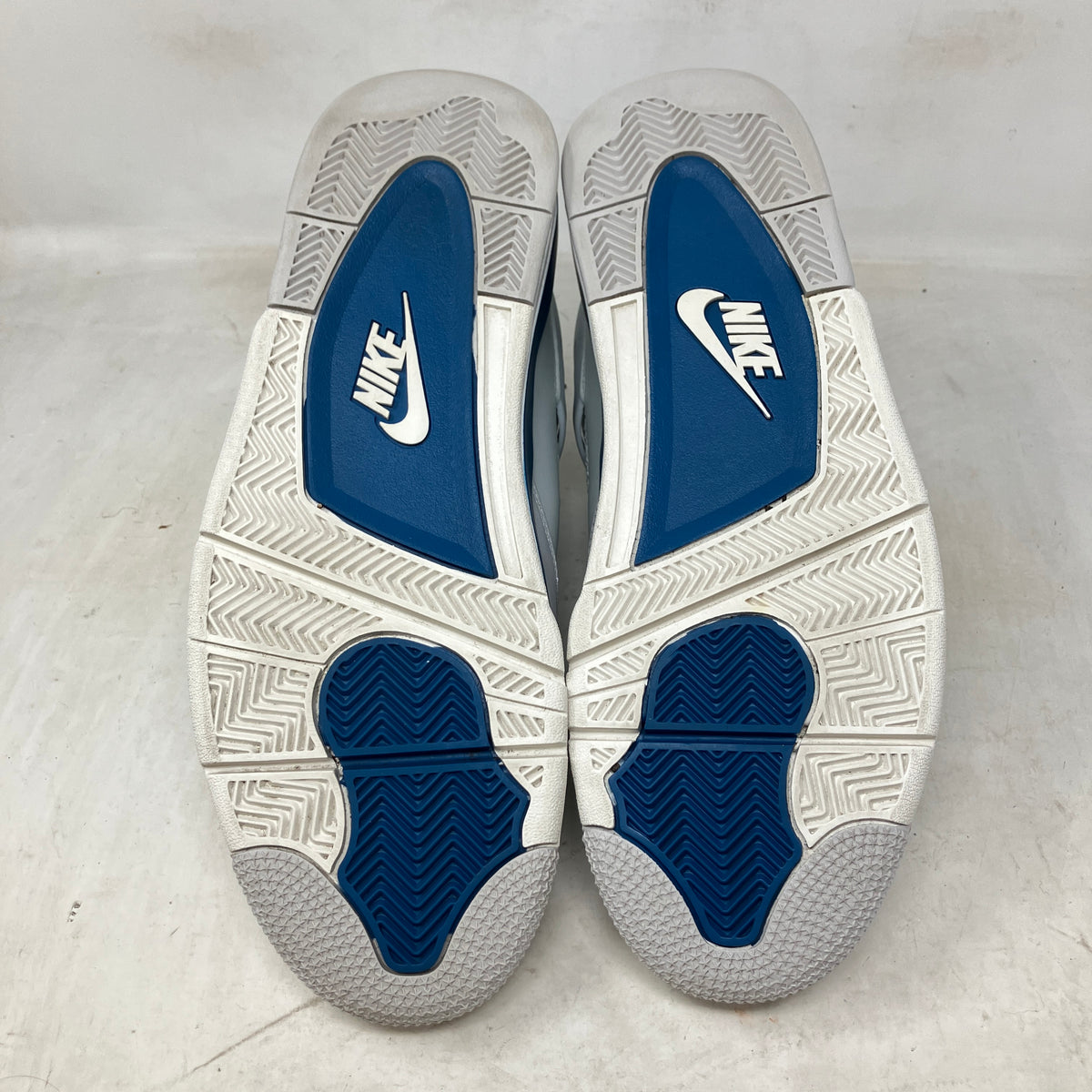 Jordan 4 Retro Military Blue (2024)