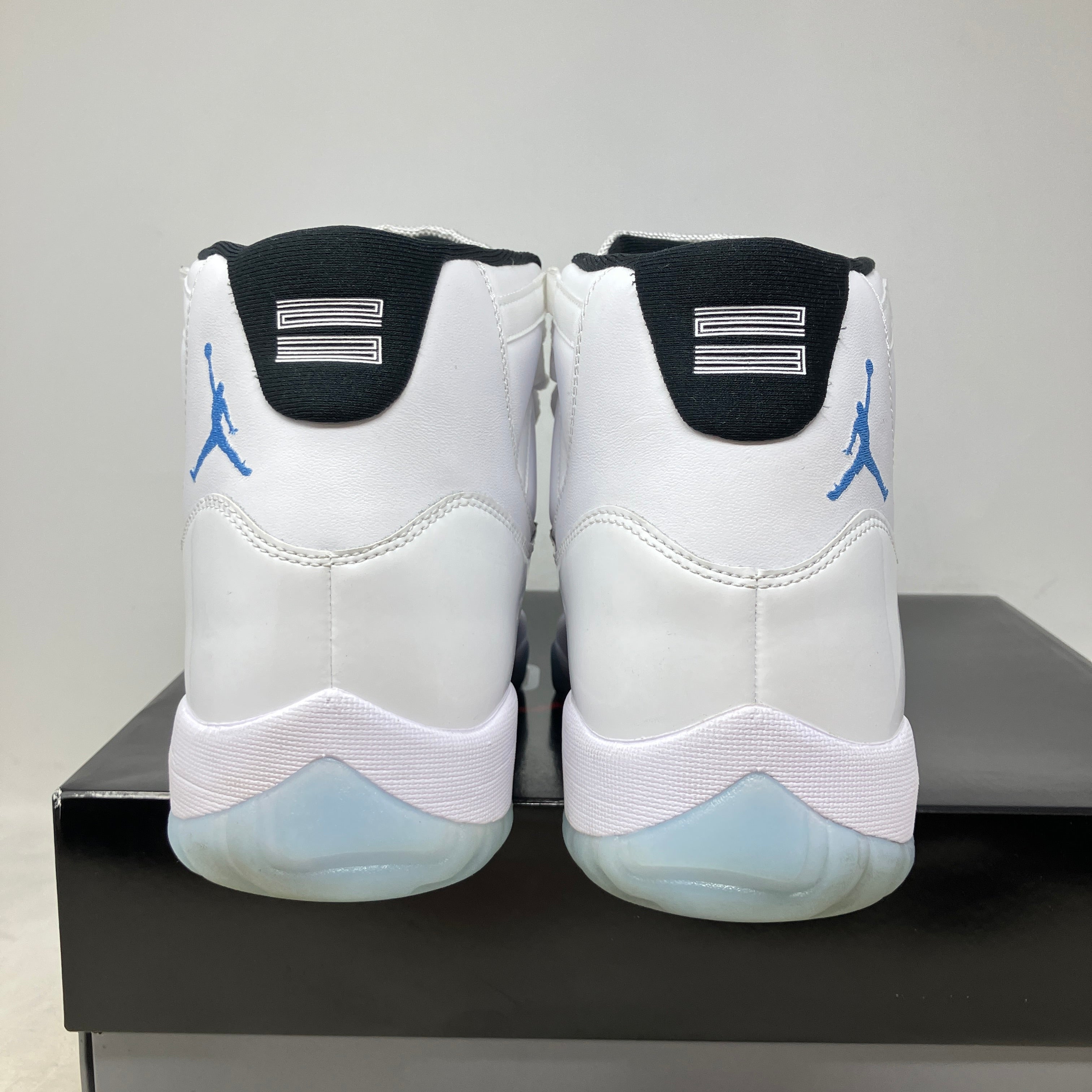 Jordan 11 Retro Legend Blue (2024)