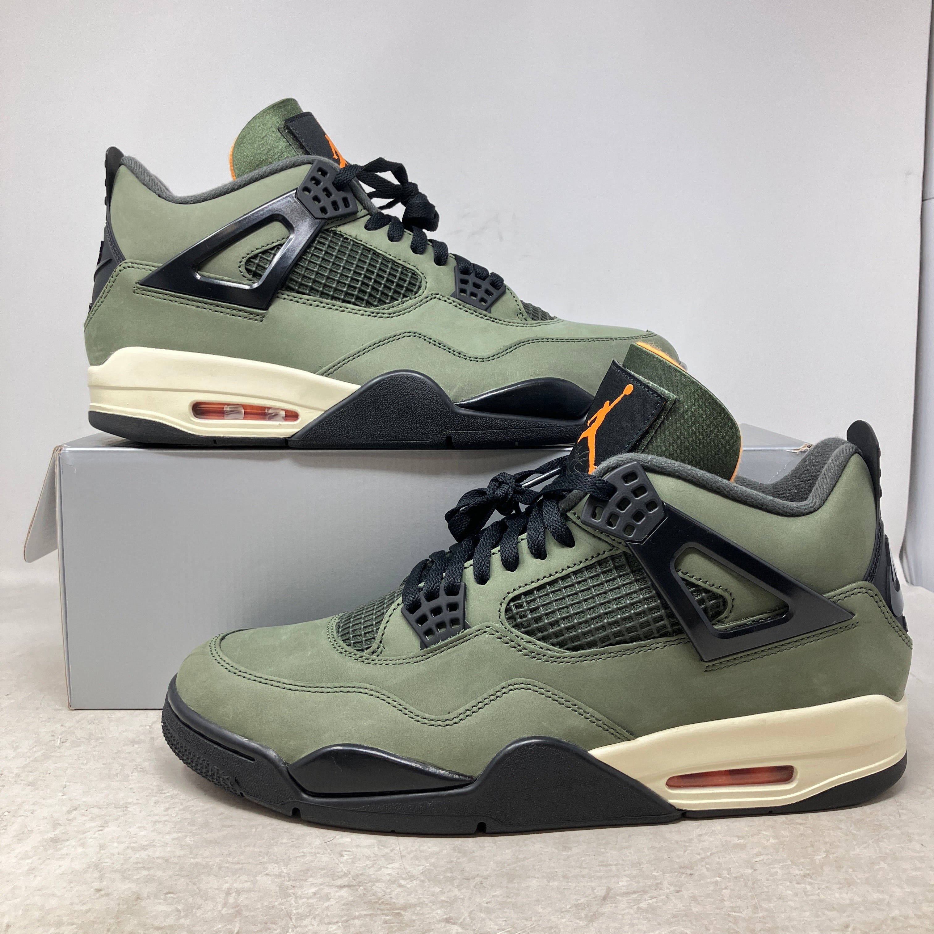 Jordan 4 Retro OG SP Undefeated (2025)