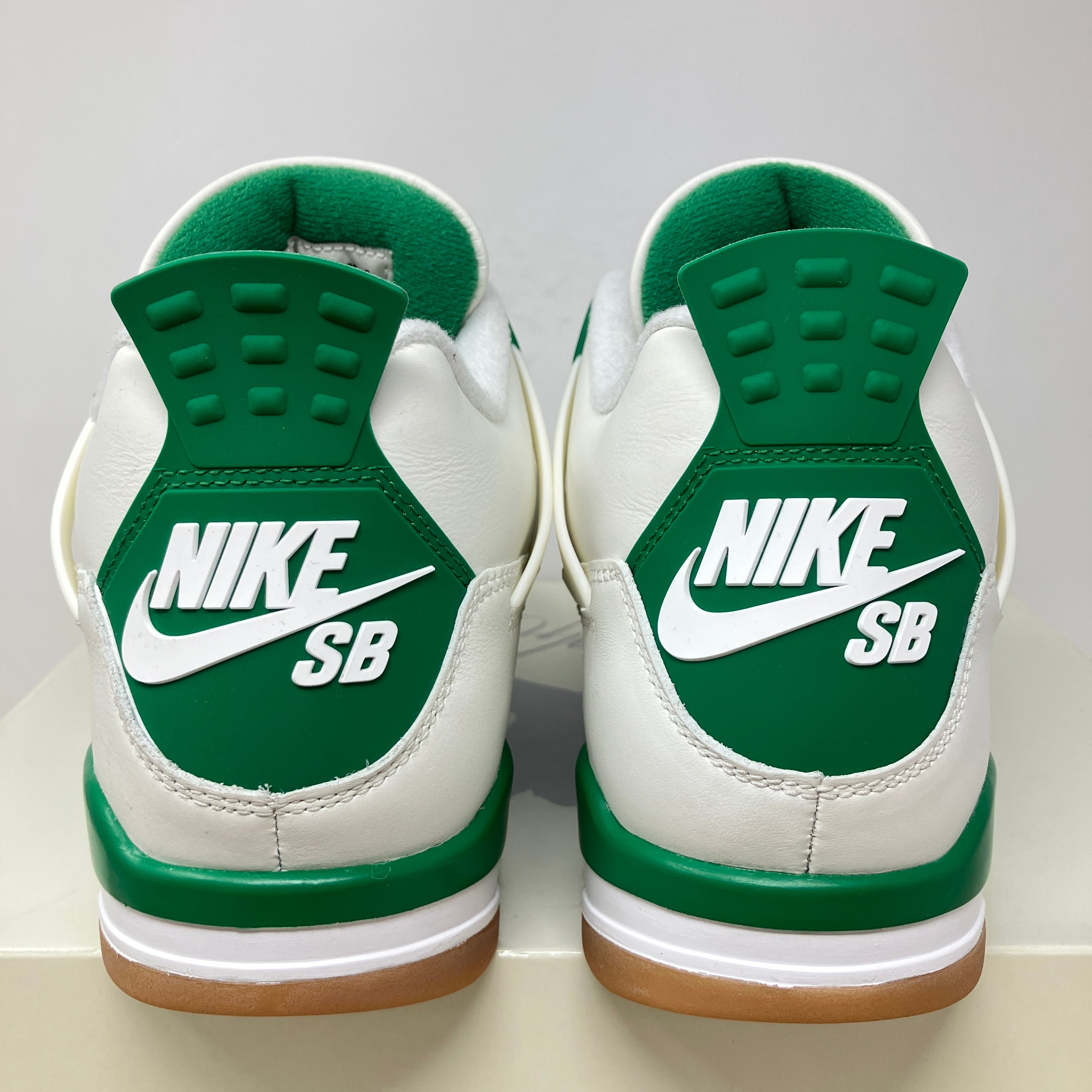 Jordan 4 Retro SB Pine Green