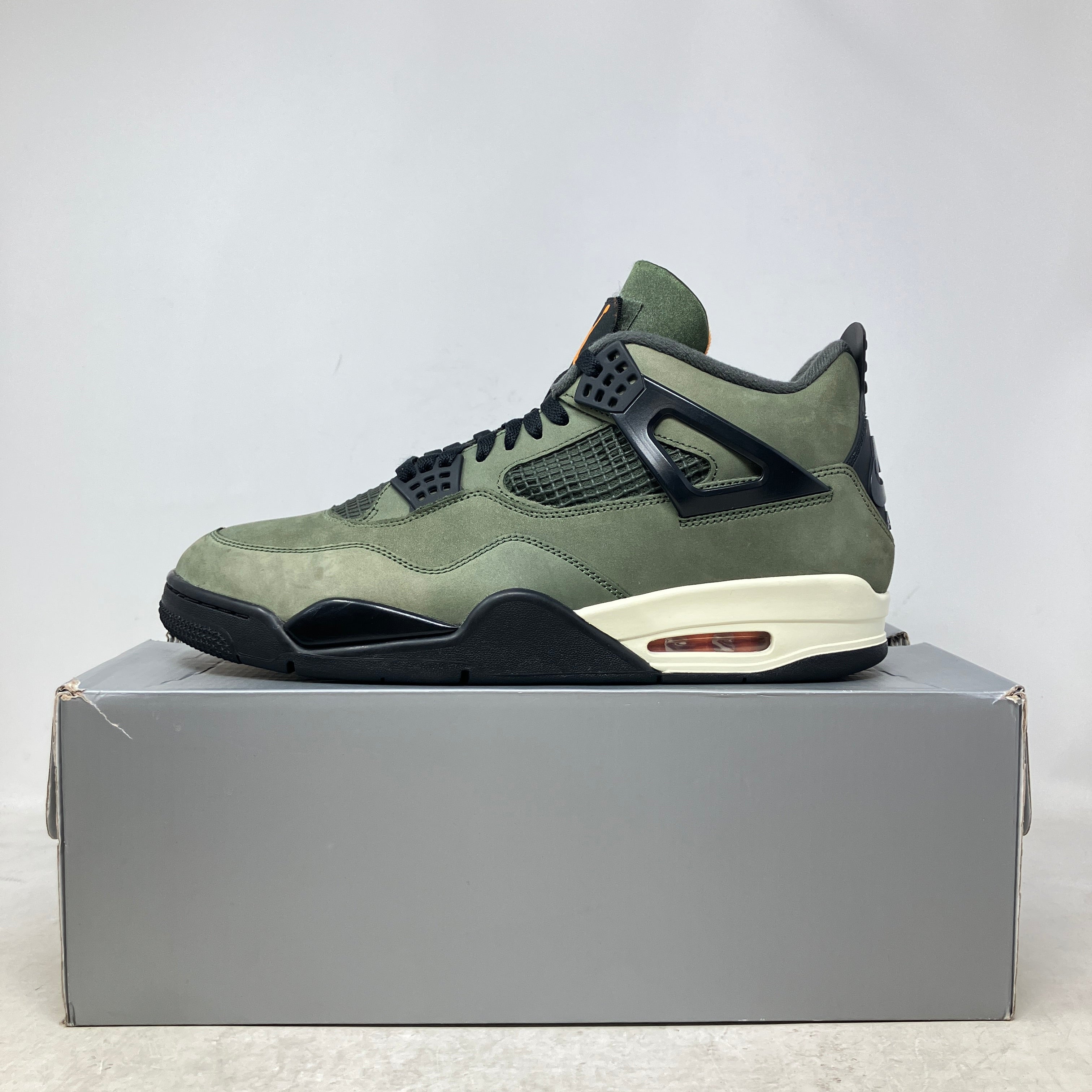 Jordan 4 Retro OG SP Undefeated (2025)
