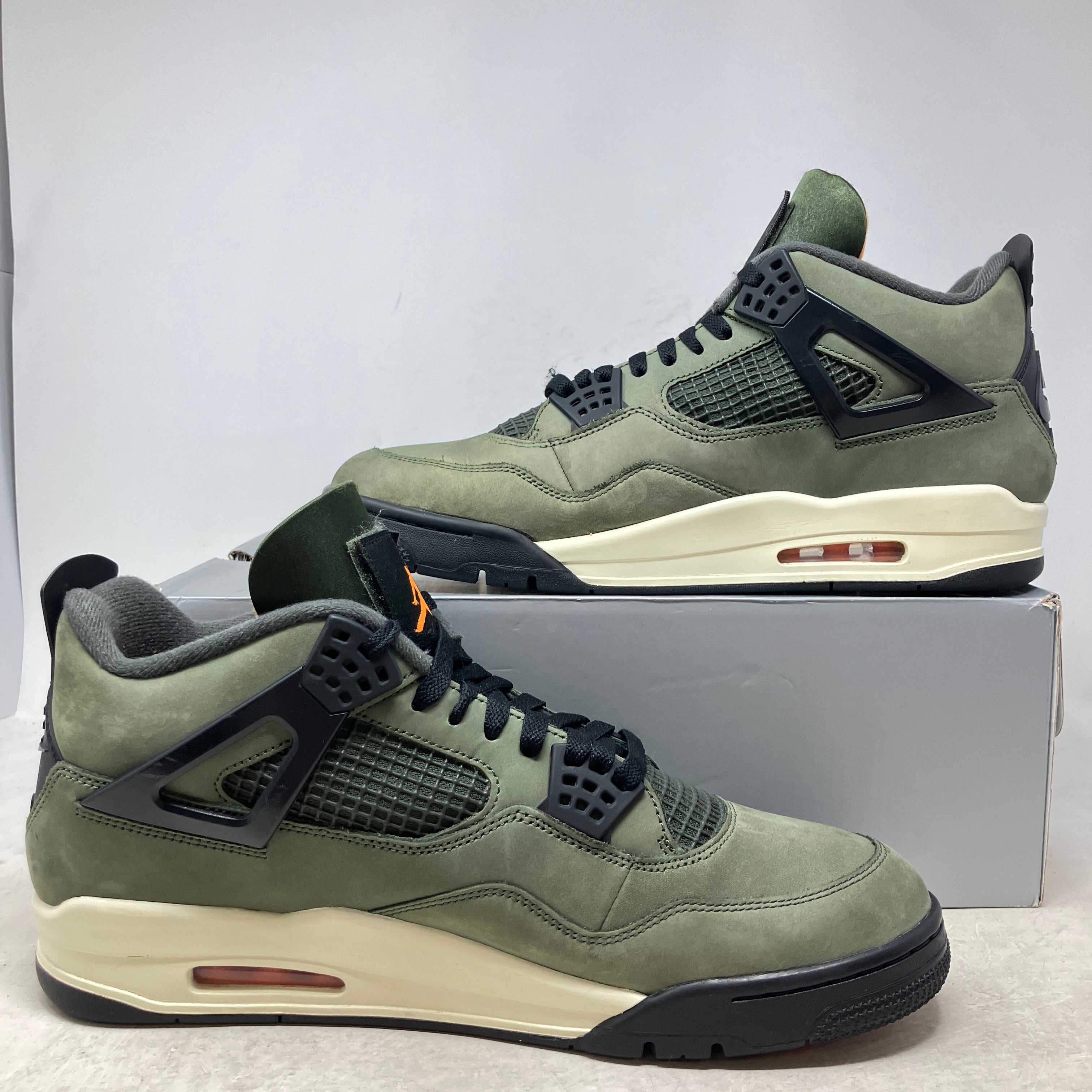 Jordan 4 Retro OG SP Undefeated (2025)